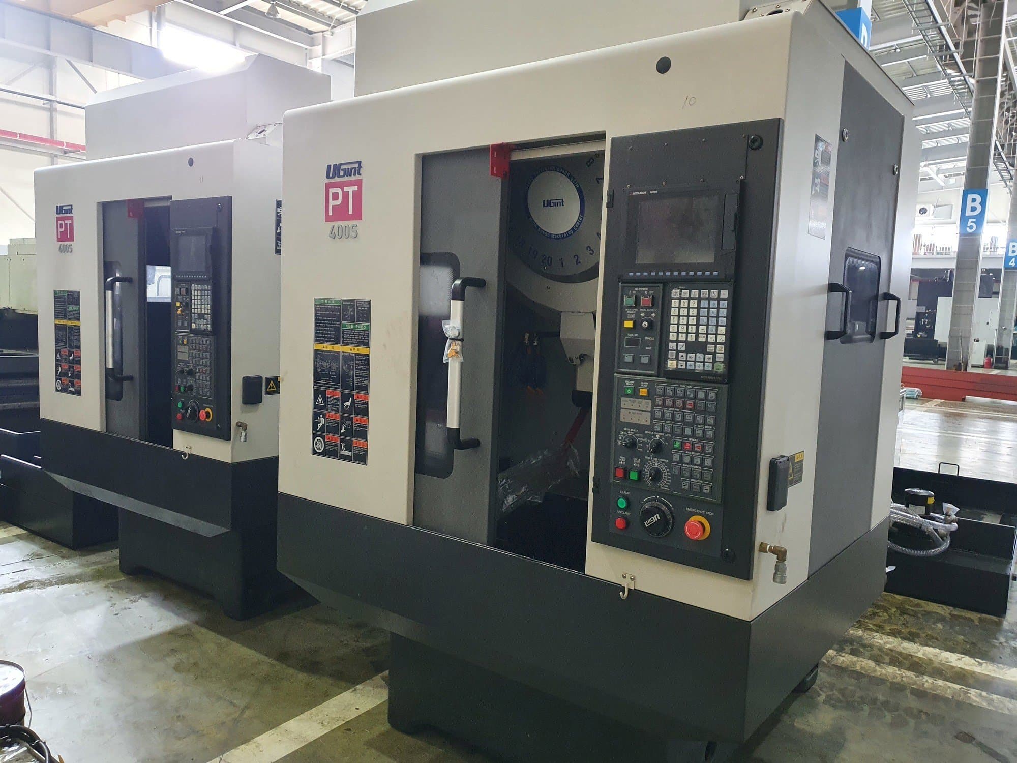 A UGINT PT400S gép elölnézete