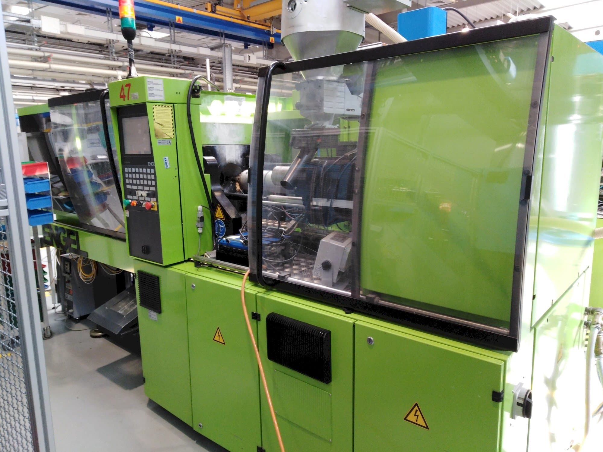 A ENGEL Victory 330/80 Focus  gép elölnézete