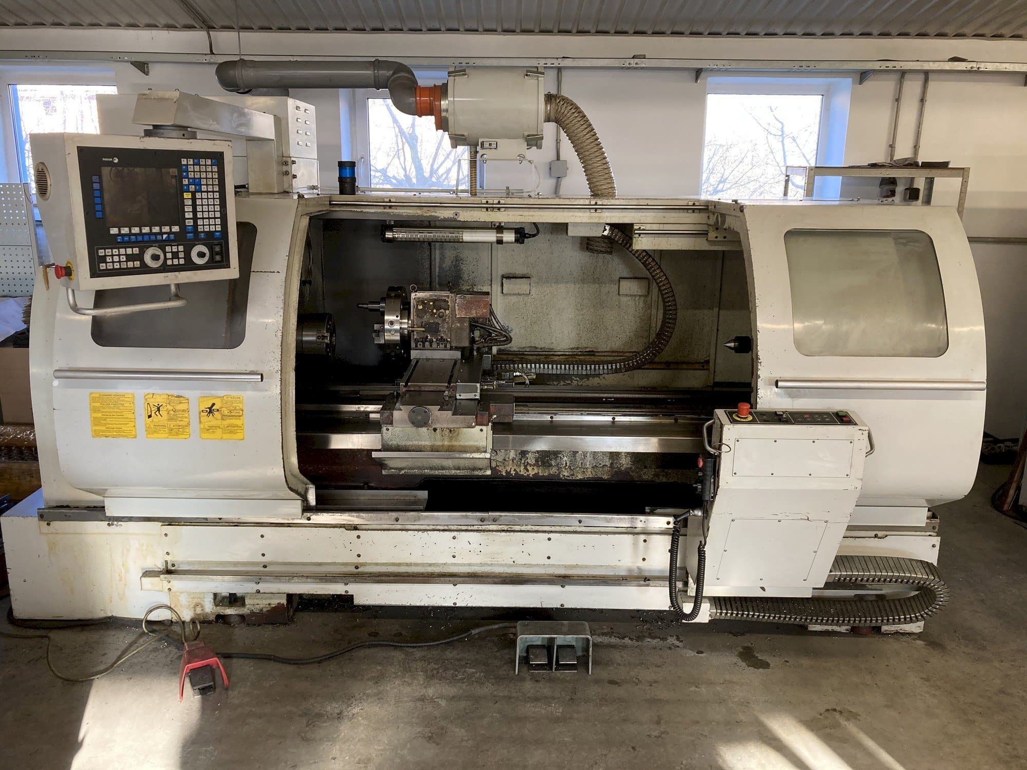 A FERMAT SF 48-1500 CNC gép elölnézete