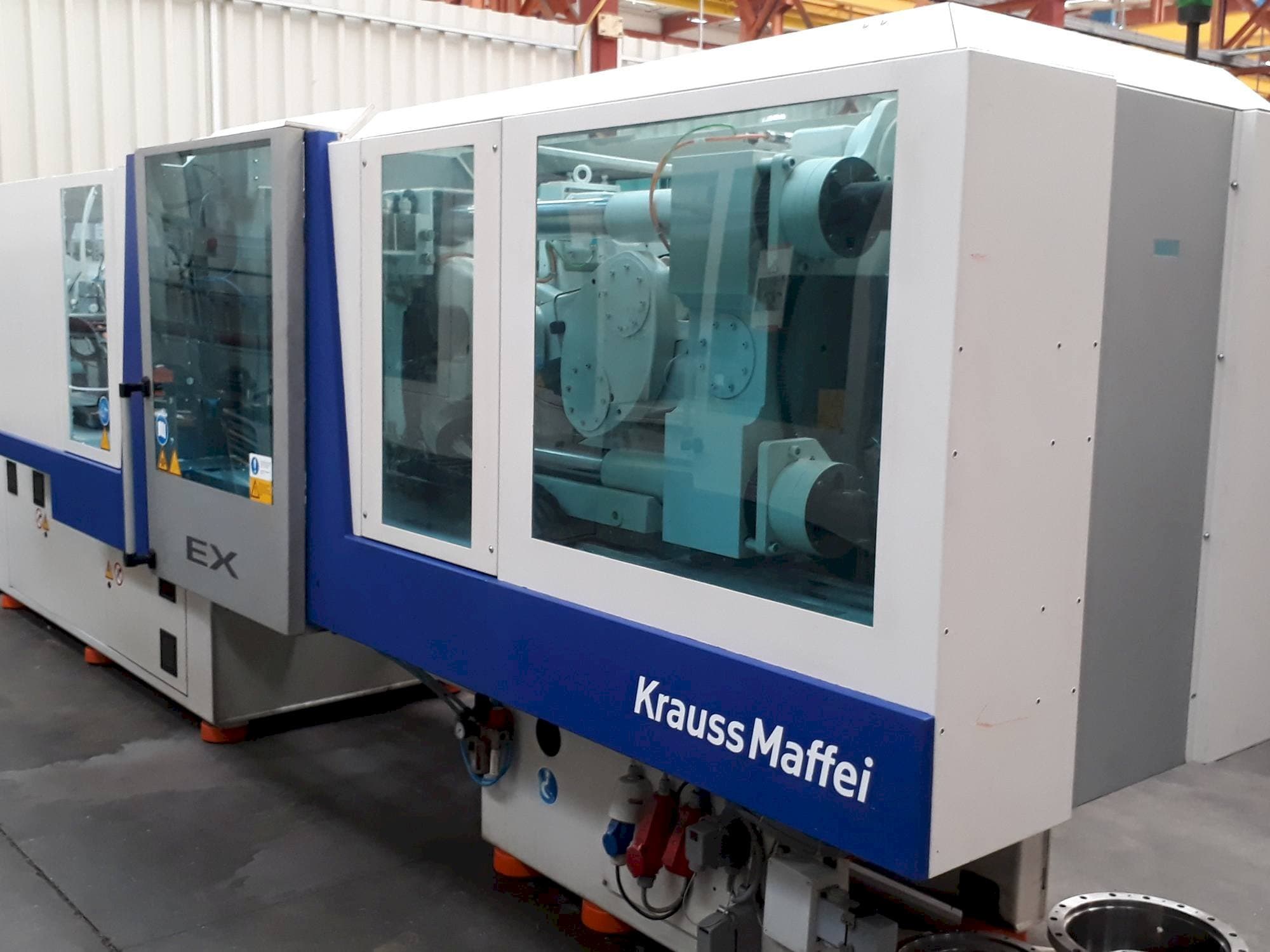 A Krauss Maffei 160-750 EX gép elölnézete