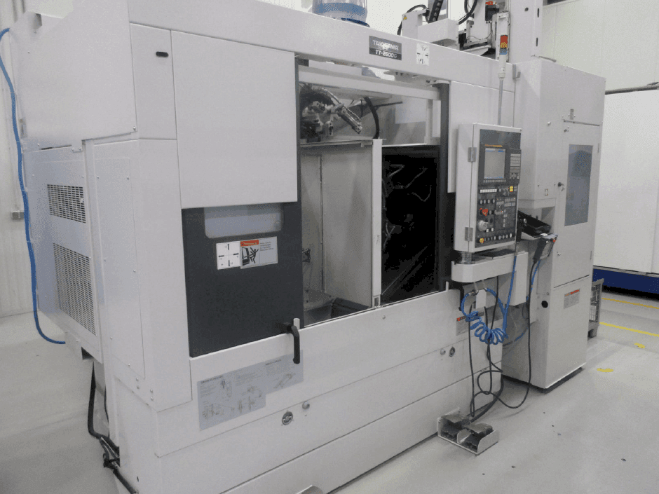 A Takisawa TT-2600G gép elölnézete