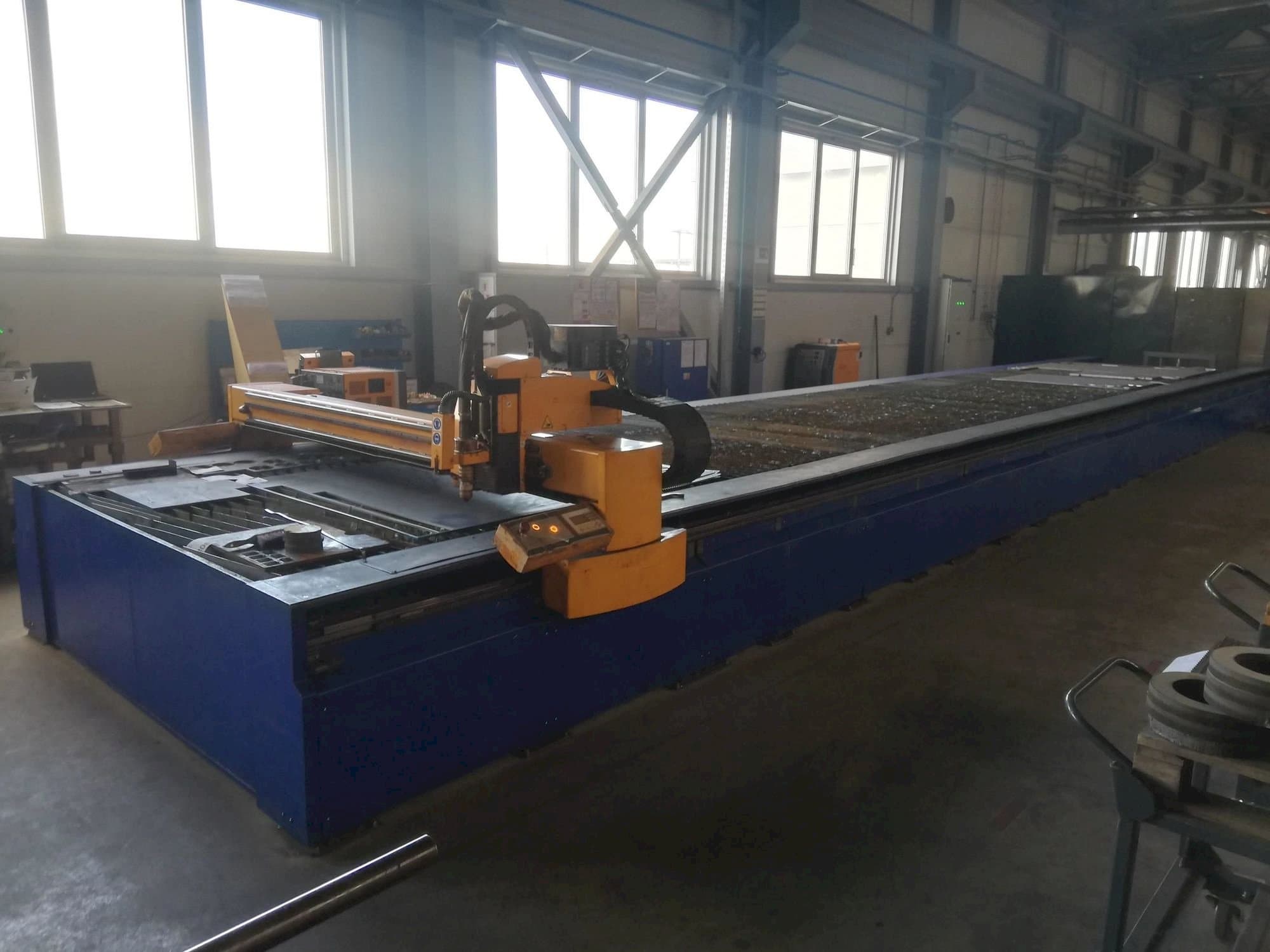 A MicroStep Pls 13501.20 P gép elölnézete