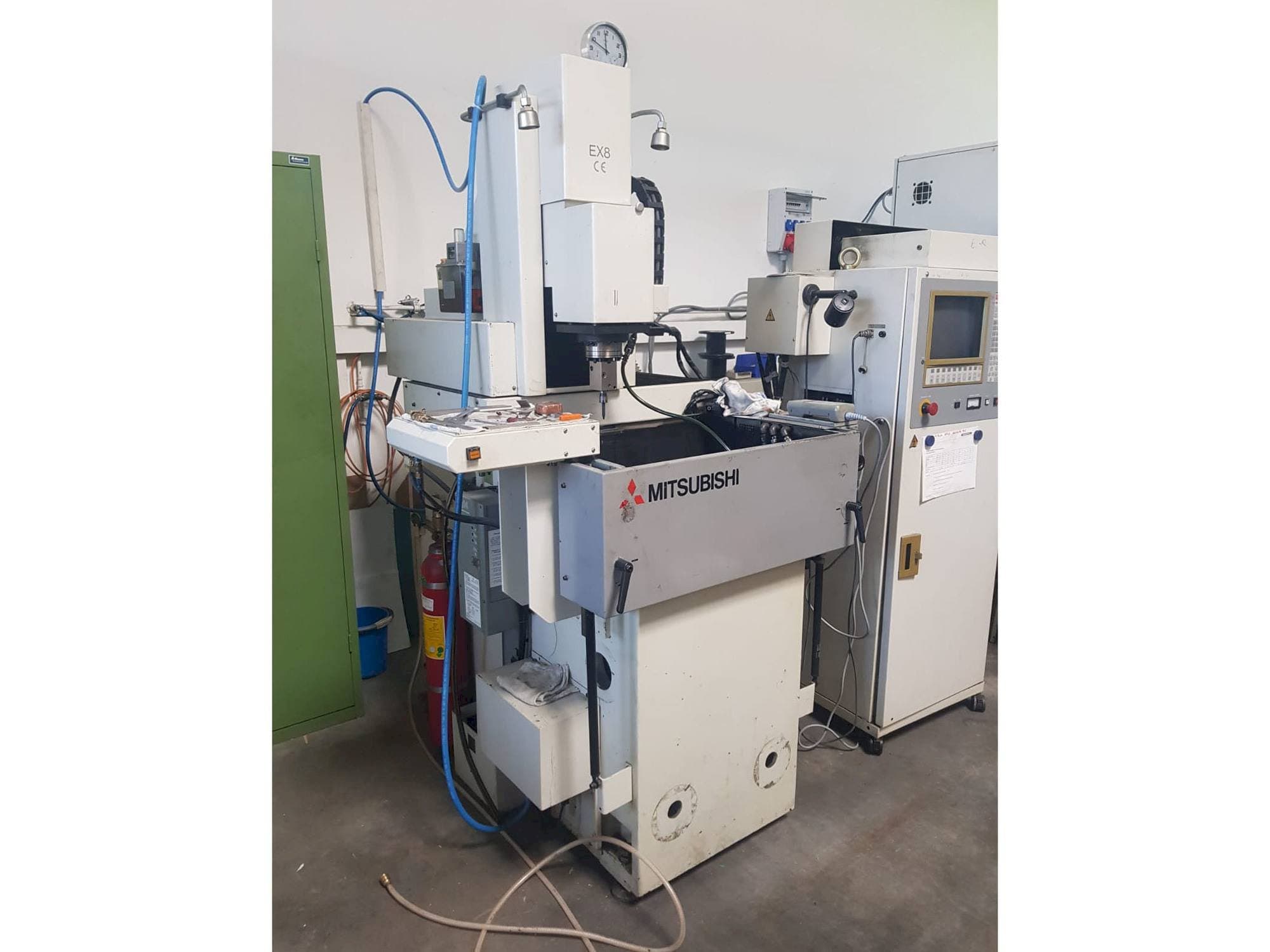 A Mitsubishi EX 8 gép elölnézete