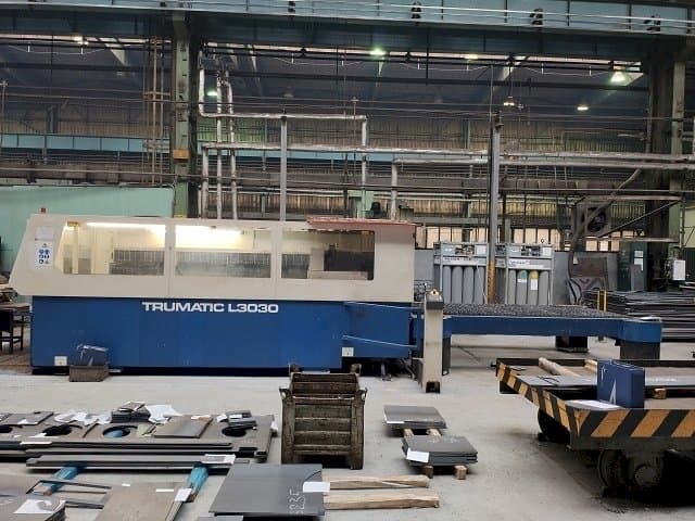 A Trumpf TRUMATIC L 3030 gép elölnézete