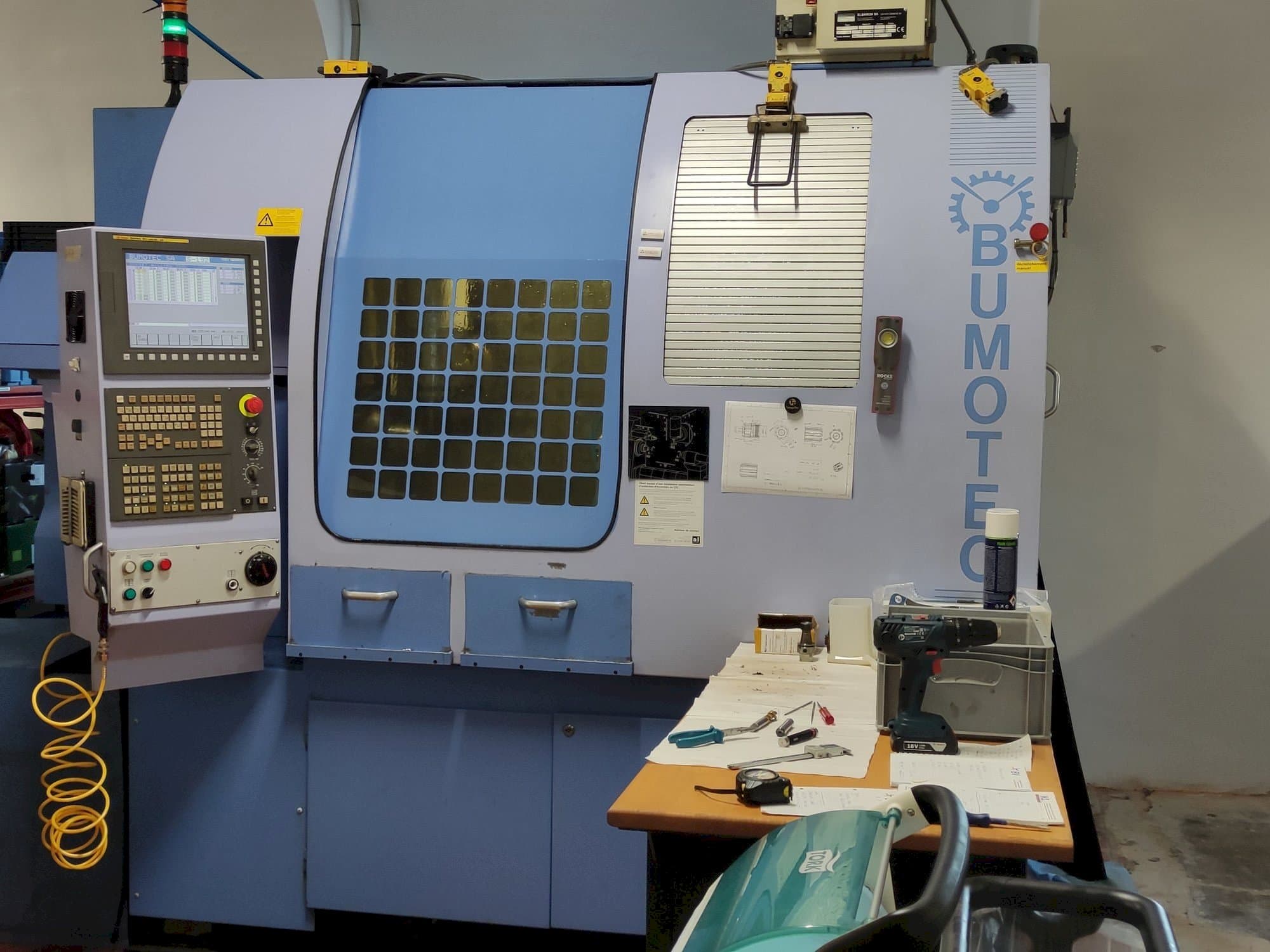 A Bumotec S-192FT gép elölnézete