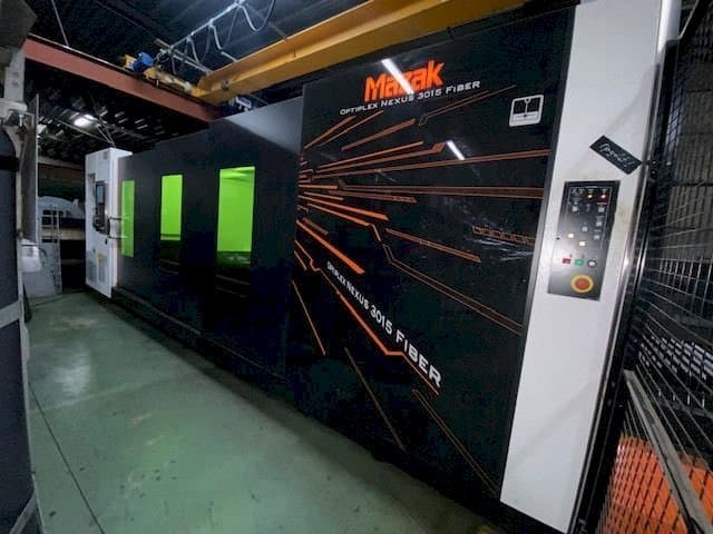 A Mazak Optiplex Nexus 3015 gép elölnézete