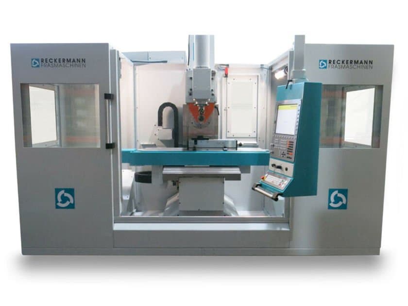 A RECKERMANN 1300 gép elölnézete