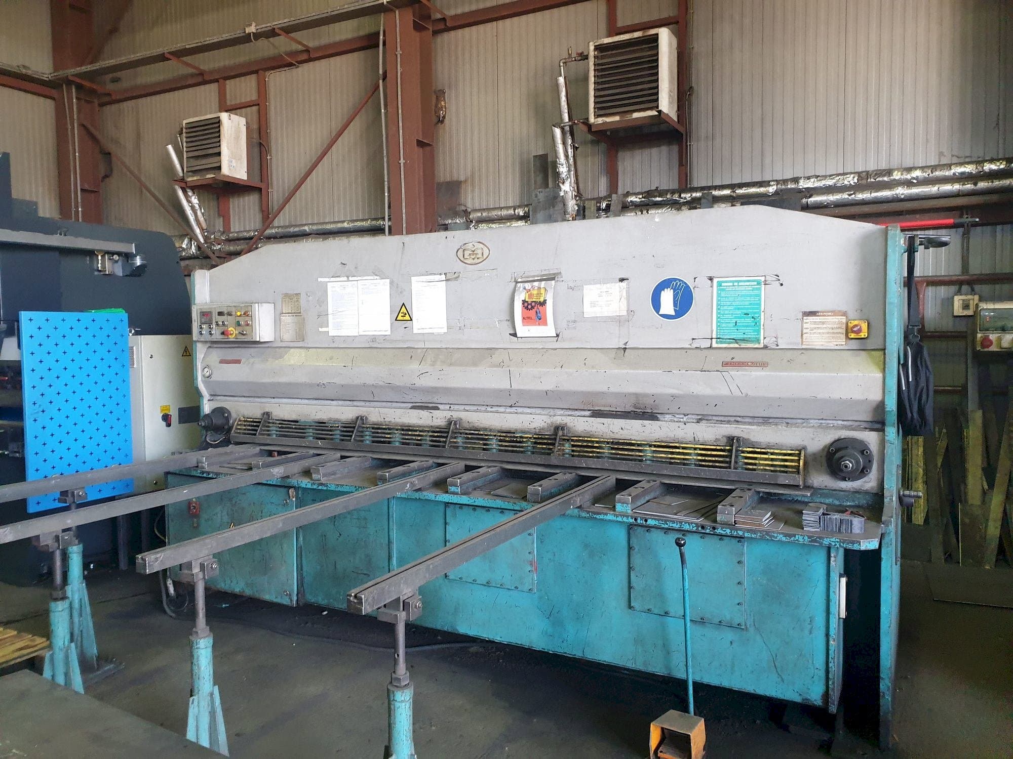 A SIMEROM FGH 1030A  gép elölnézete