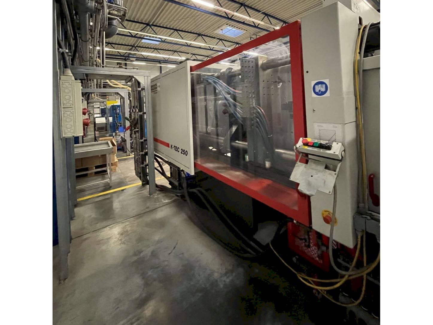 A FERROMATIK K-Tec 250 gép elölnézete