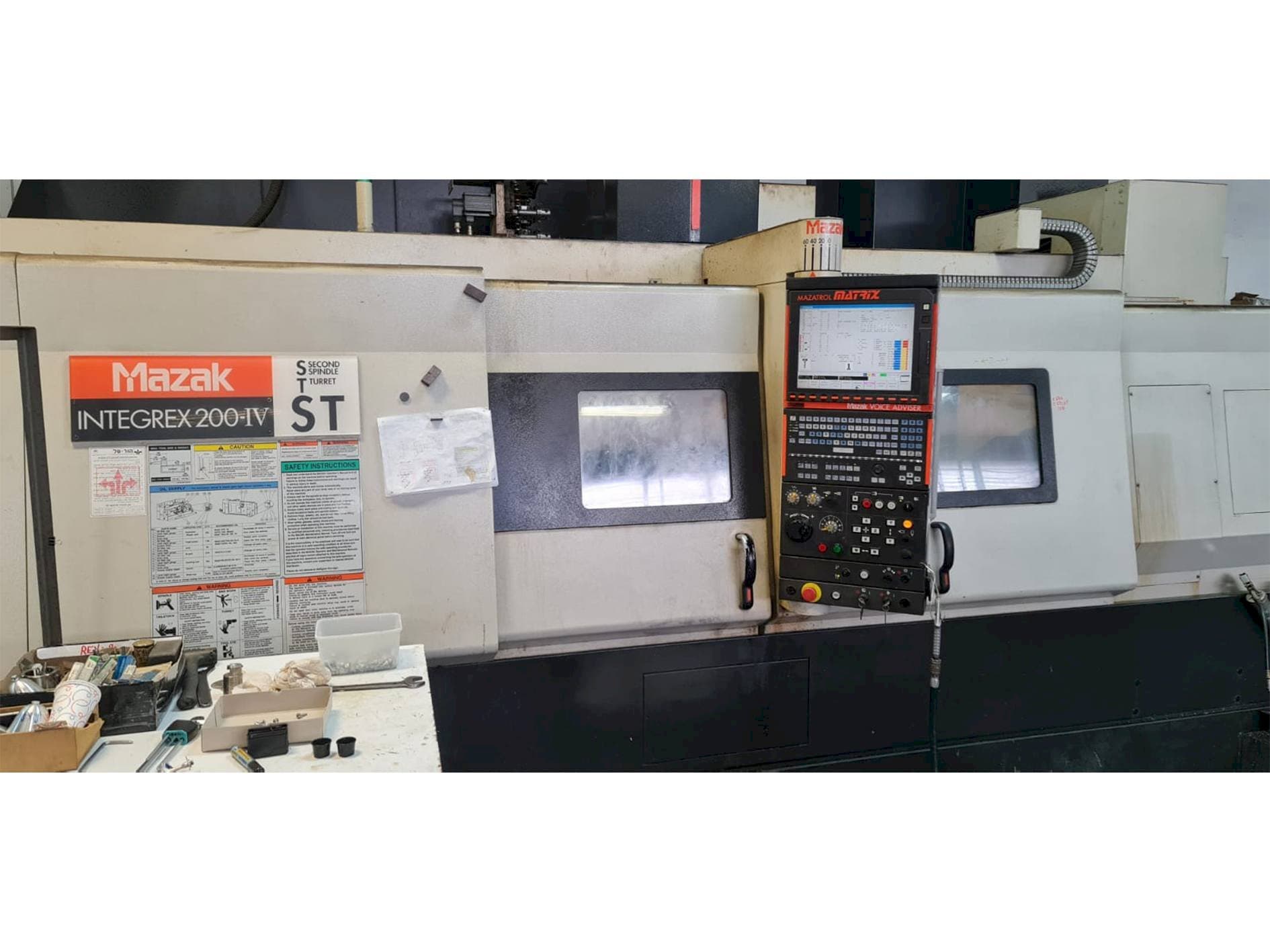 A Mazak Integrex 200-IV ST gép elölnézete