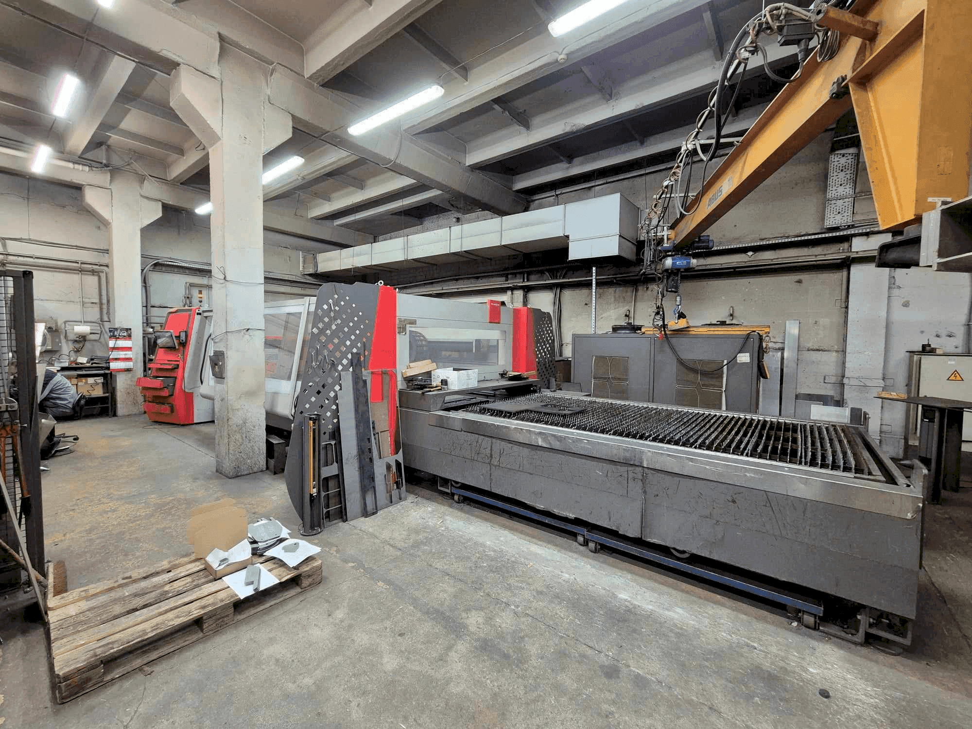 A Bystronic BYSTRONIC ByAutonom 3015 (2014) gép elölnézete