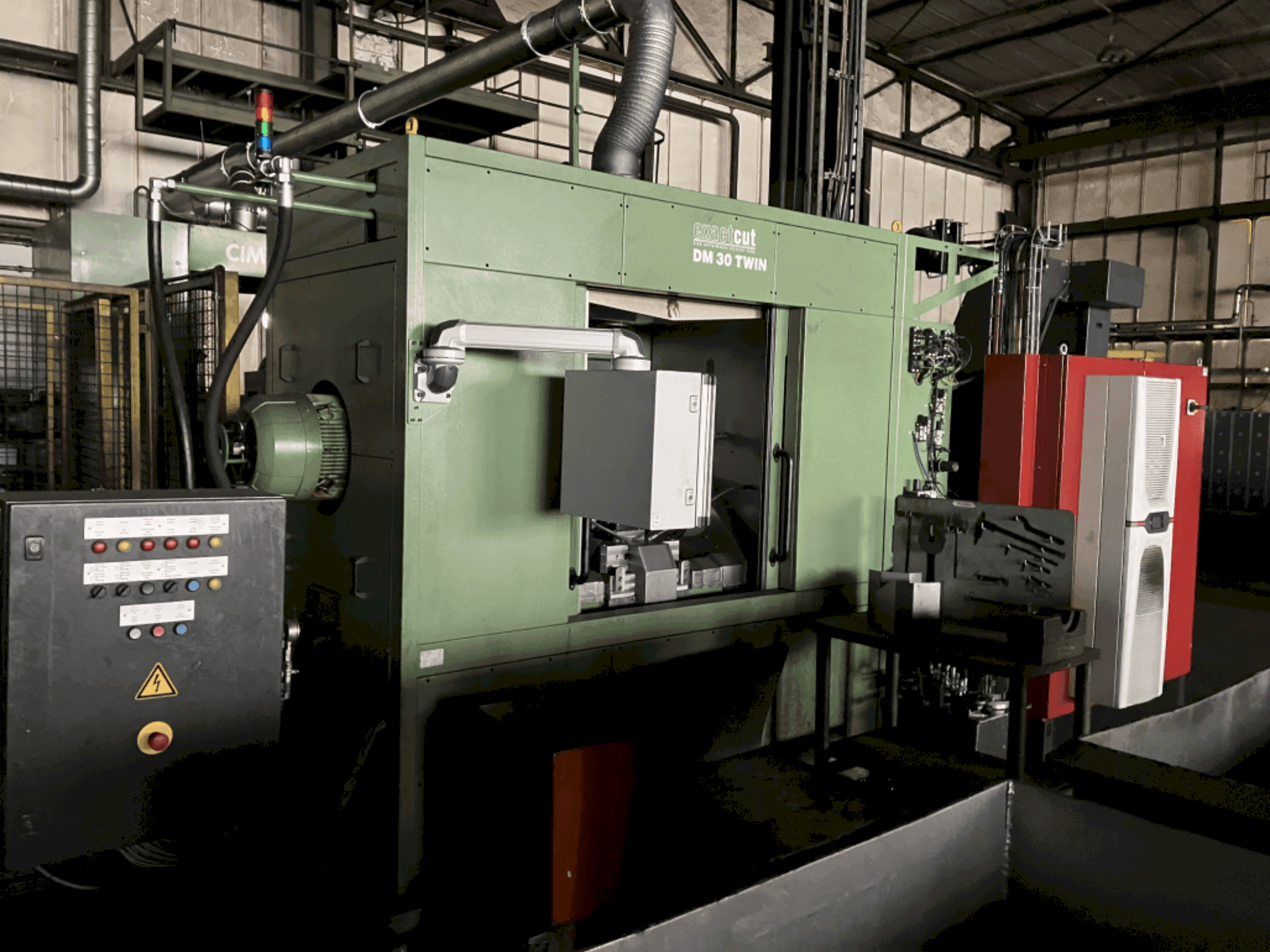 A ExactCut DM 30 TWIN  gép elölnézete