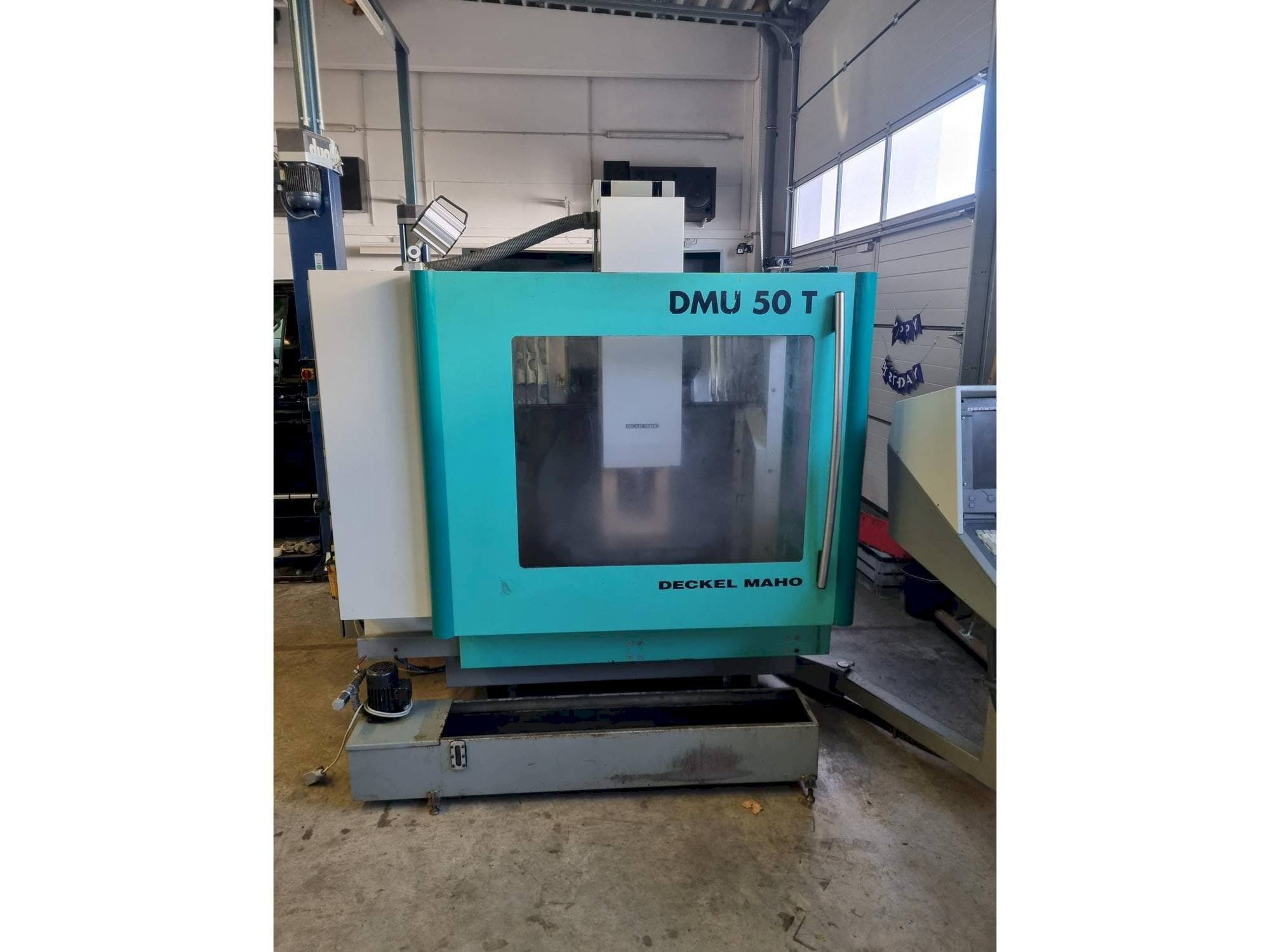 A DECKEL MAHO DMU 50 T gép elölnézete