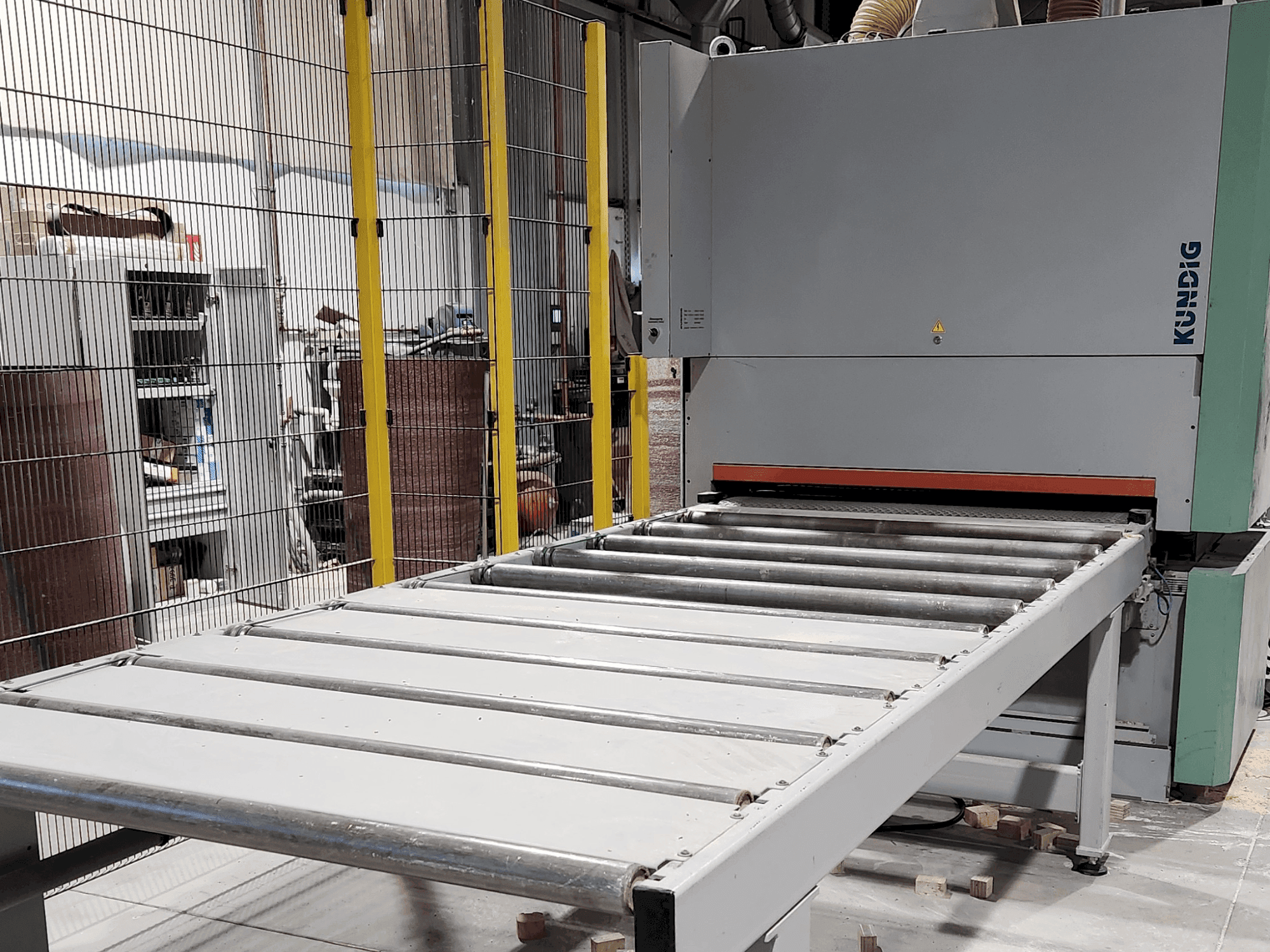 A Kundig Premium-2 1350-RG gép elölnézete