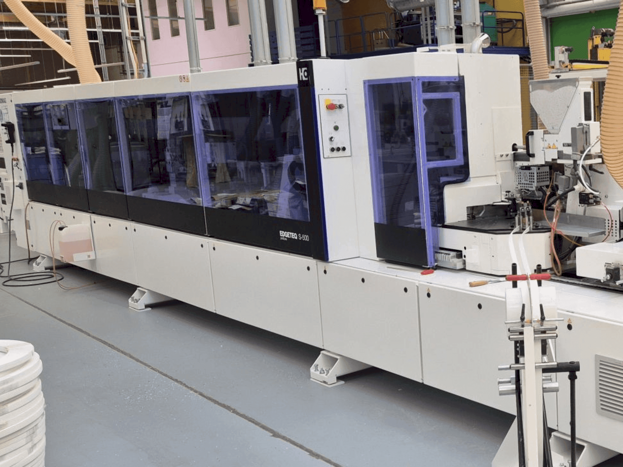 A HOMAG EDGETEC S-500 gép elölnézete