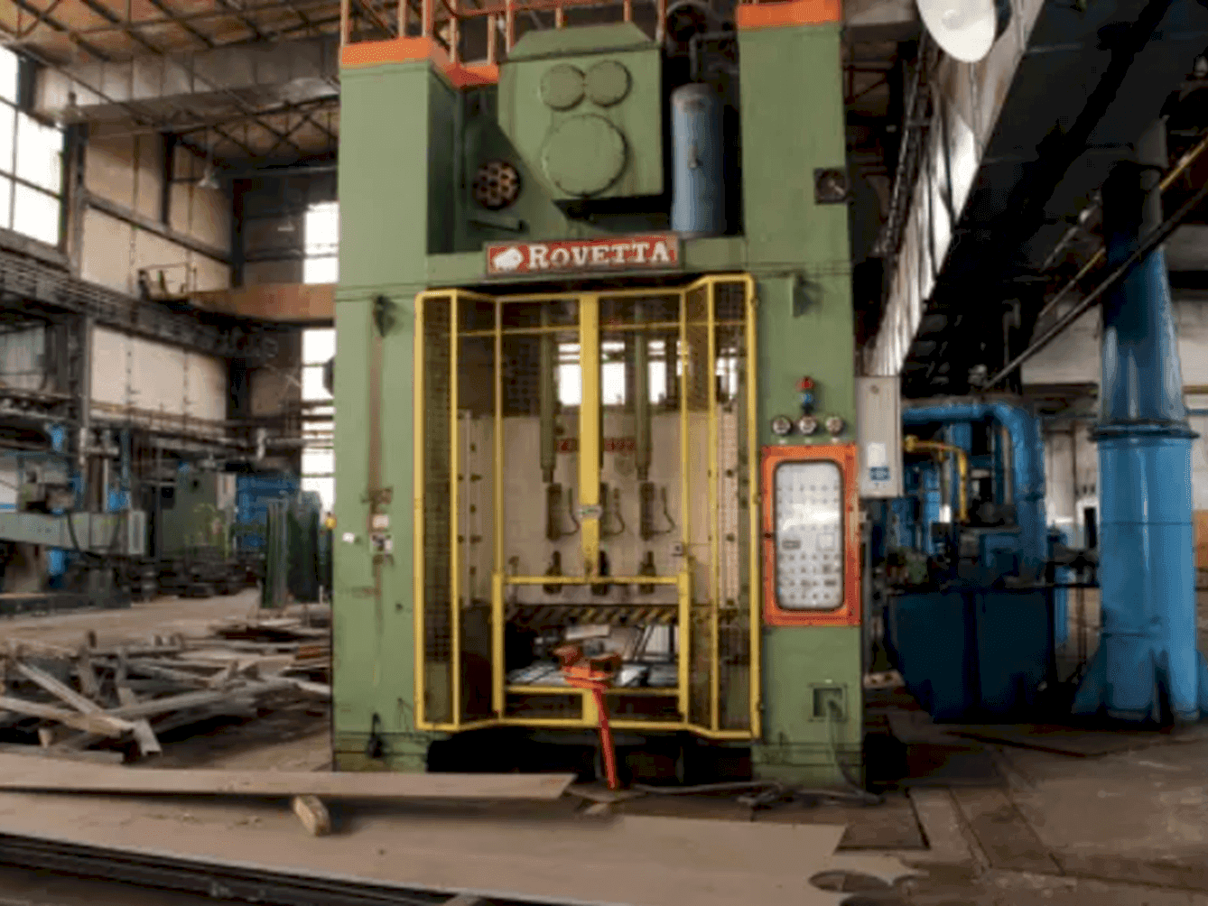 A ROVETTA PRESSE 400T gép elölnézete