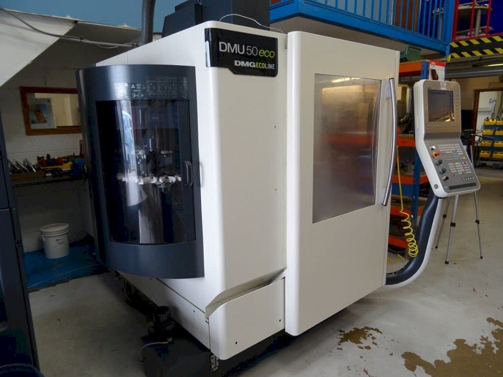 A DECKEL MAHO DMU 50Eco  gép elölnézete