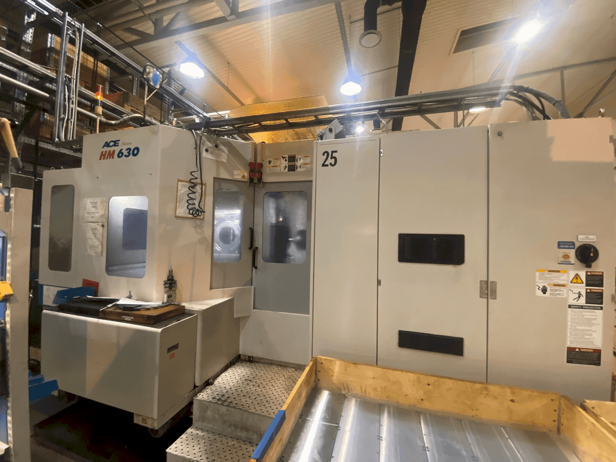 A DOOSAN ACE-HM 630 gép elölnézete