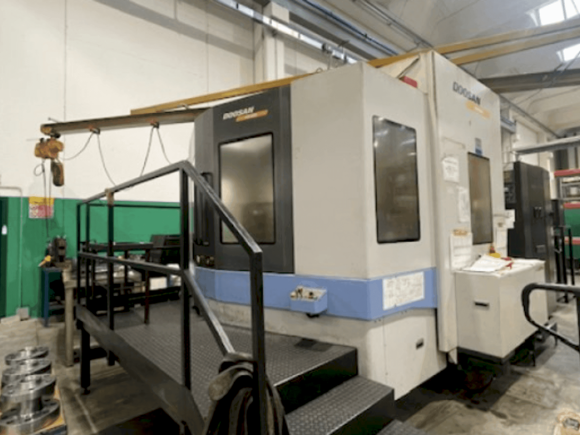 A DOOSAN HM 800 (2008) gép elölnézete