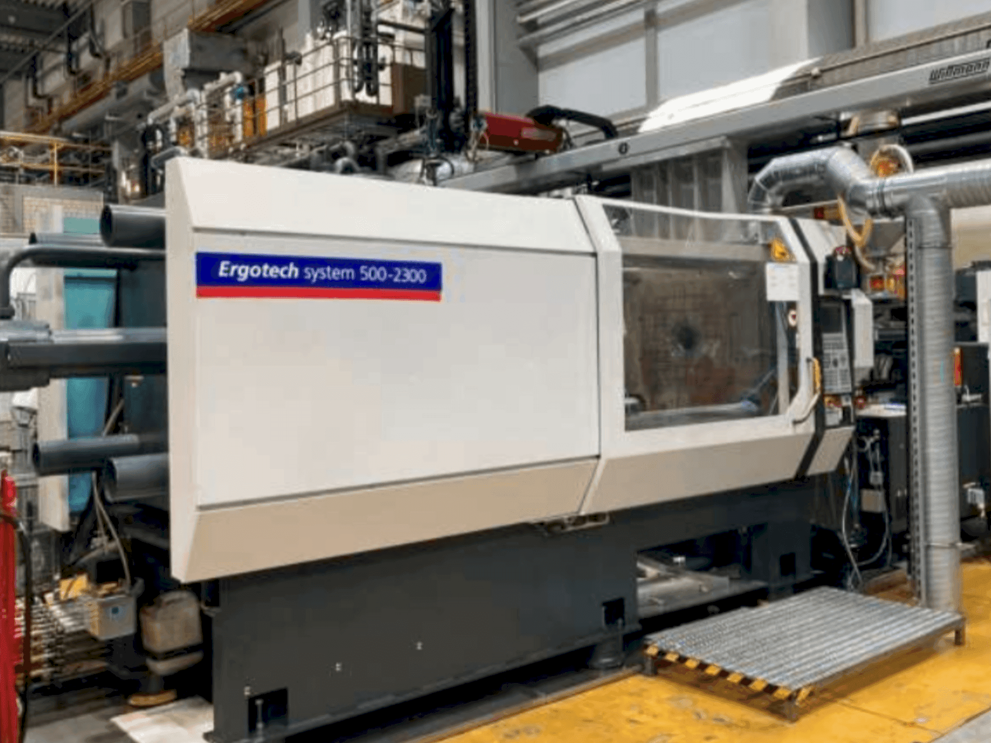 A DEMAG Ergotech 5000-2300 gép elölnézete
