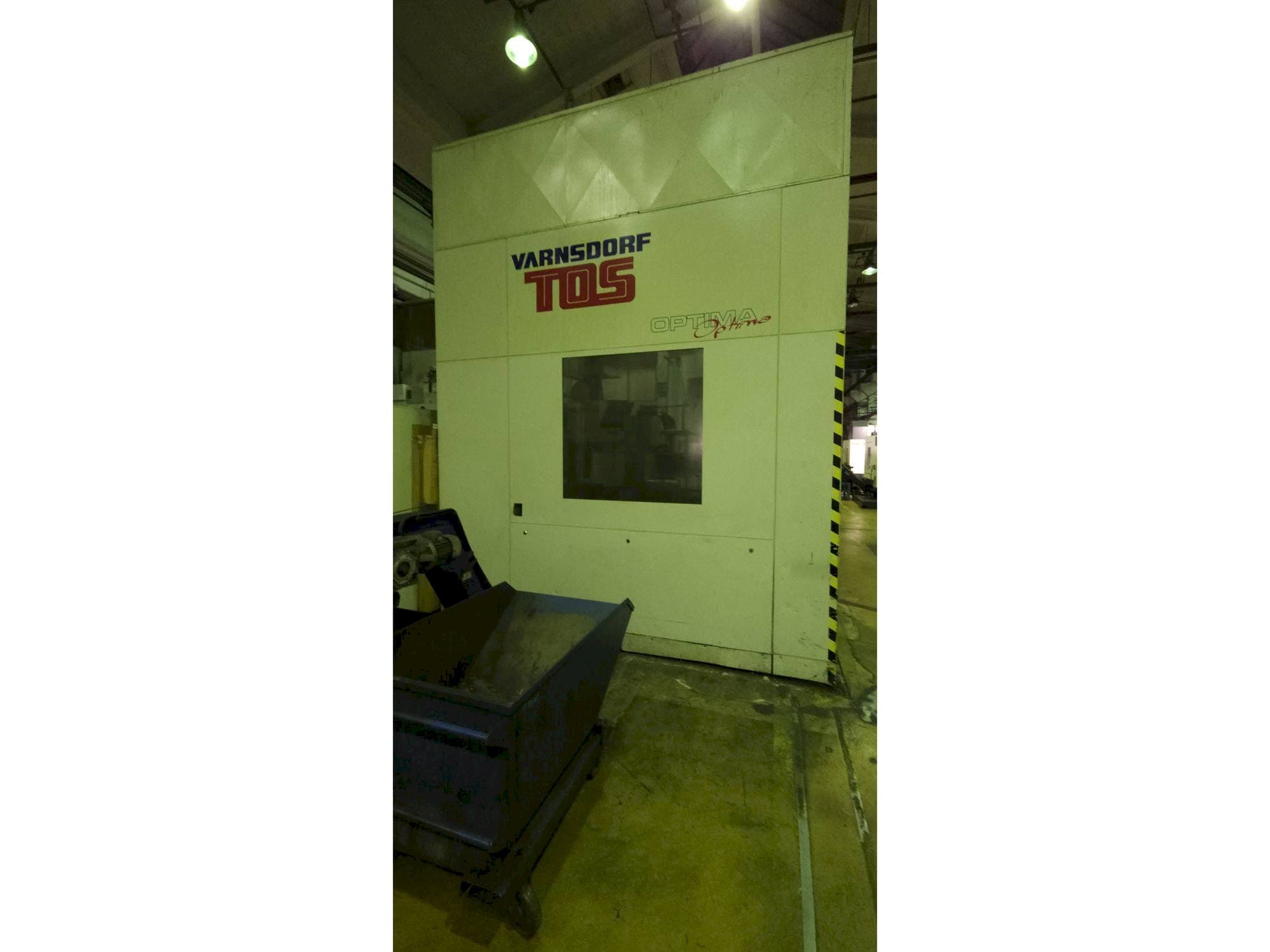 A TOS Optima gép elölnézete