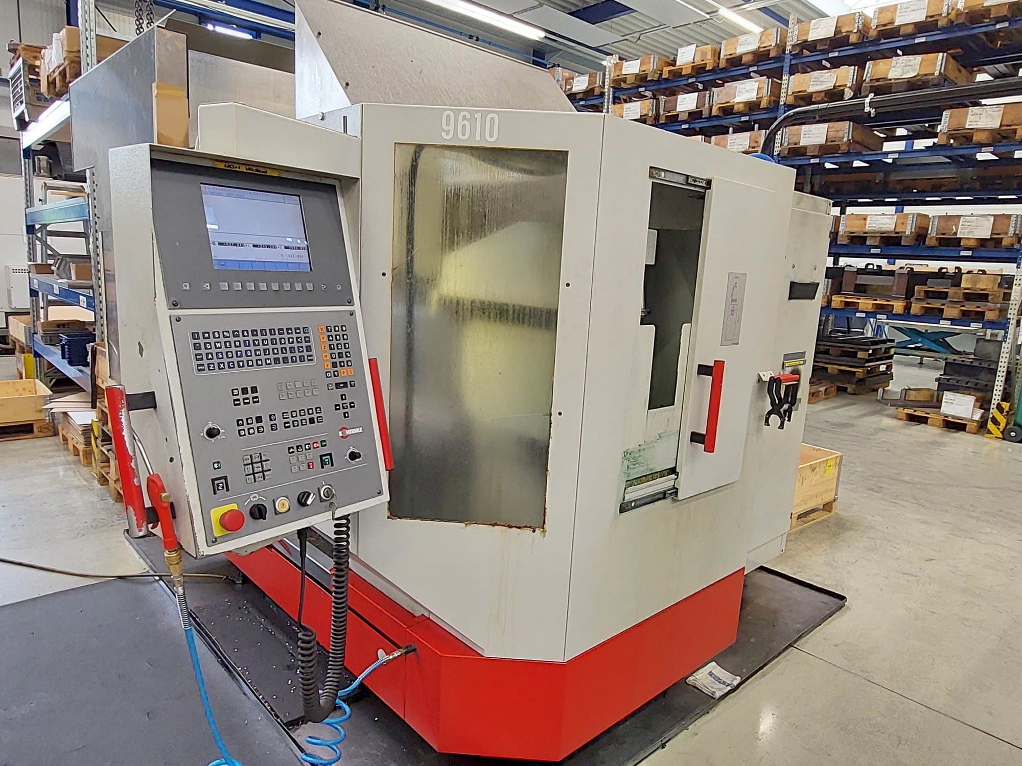 A HERMLE U 630 T gép elölnézete