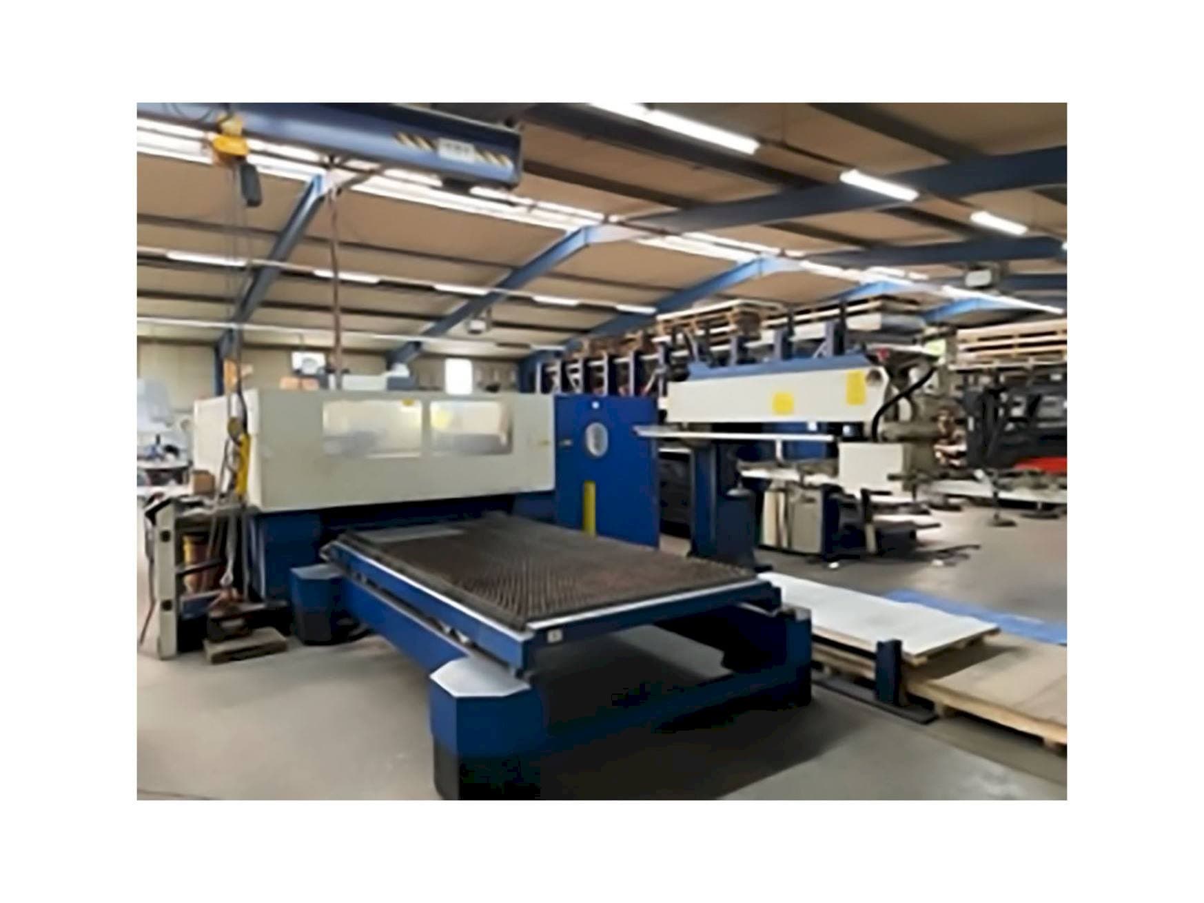 A Trumpf Trumatic L 3030 gép elölnézete