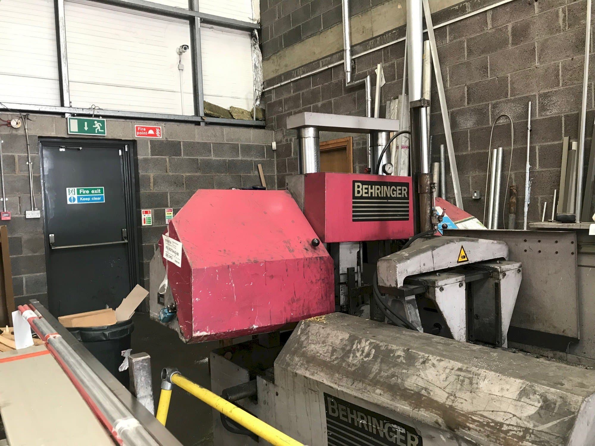 A Behringer HBP303A gép elölnézete