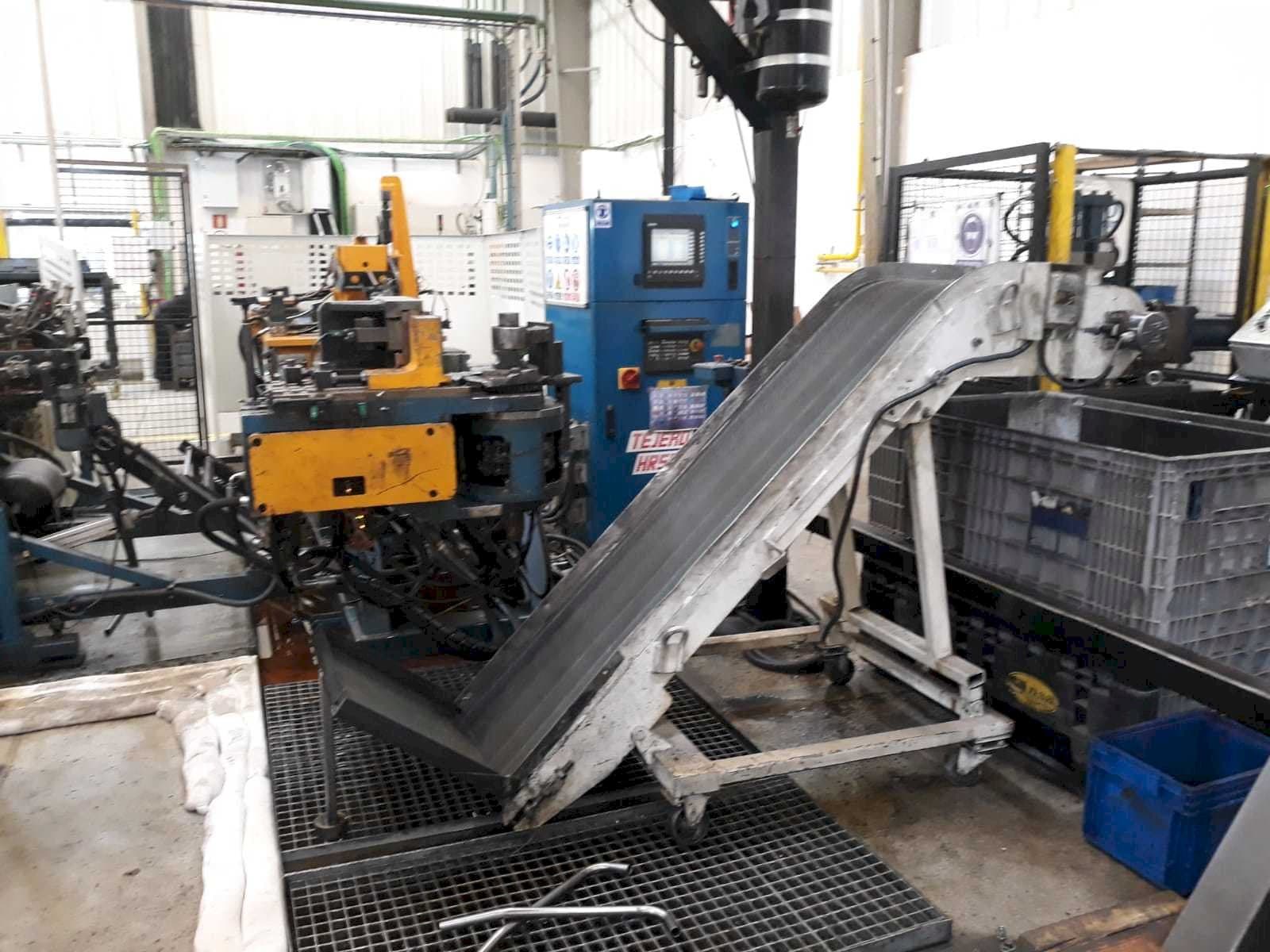 A Tejero HR-50-CNC gép elölnézete