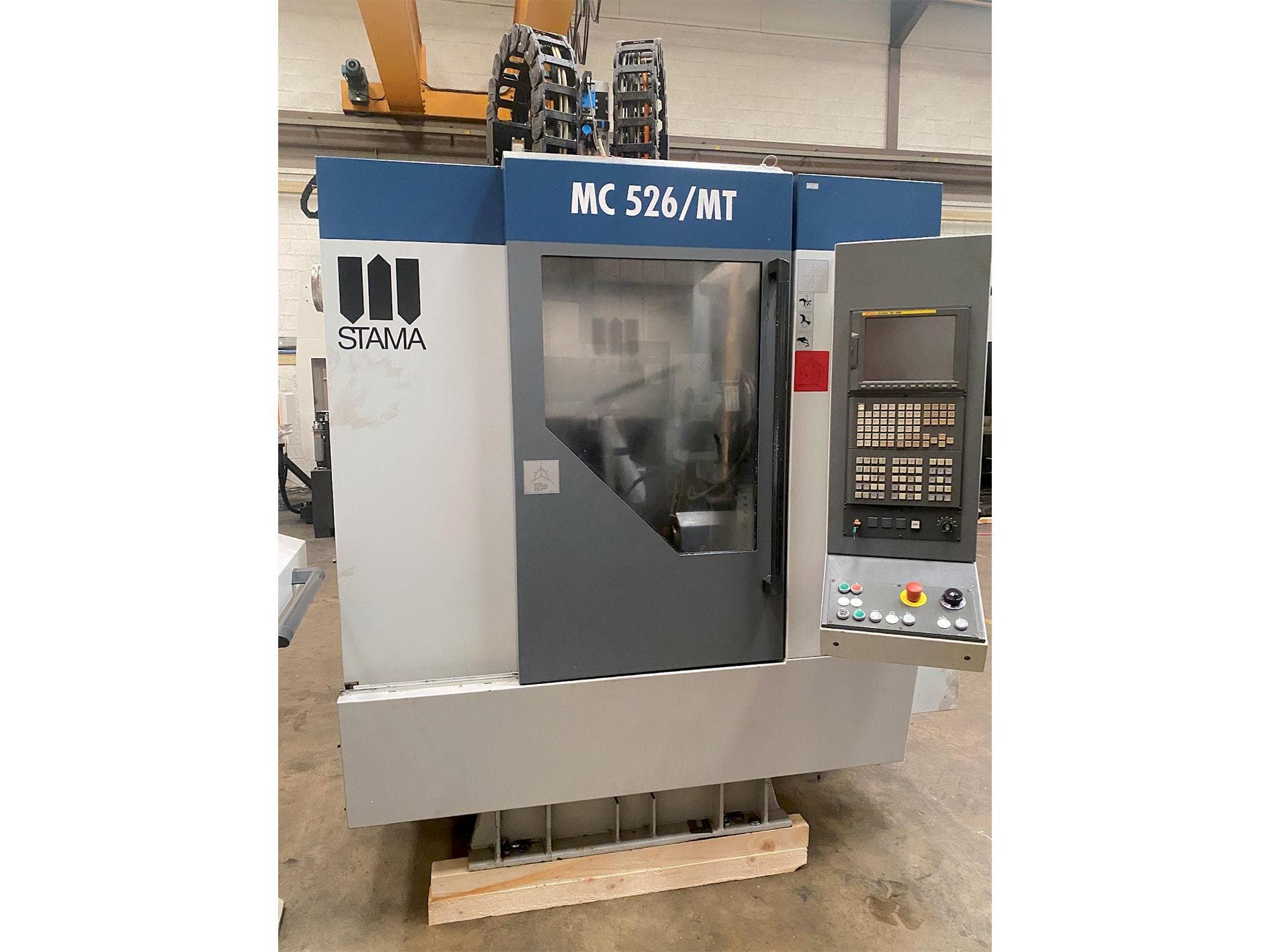 A STAMA MC 526  gép elölnézete