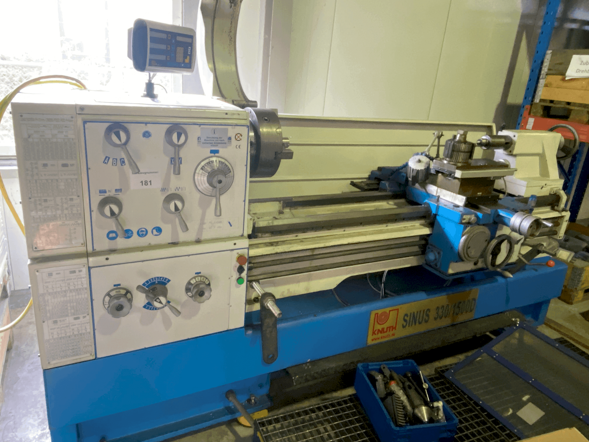 A KNUTH SINUS 330/1500 D  gép elölnézete