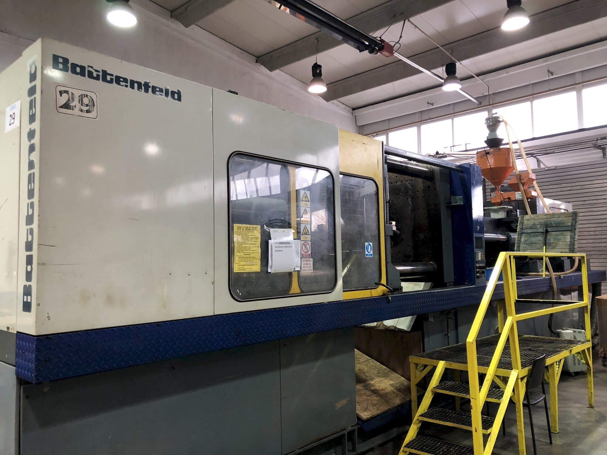 A Battenfeld BA-T 6500/6300  gép elölnézete