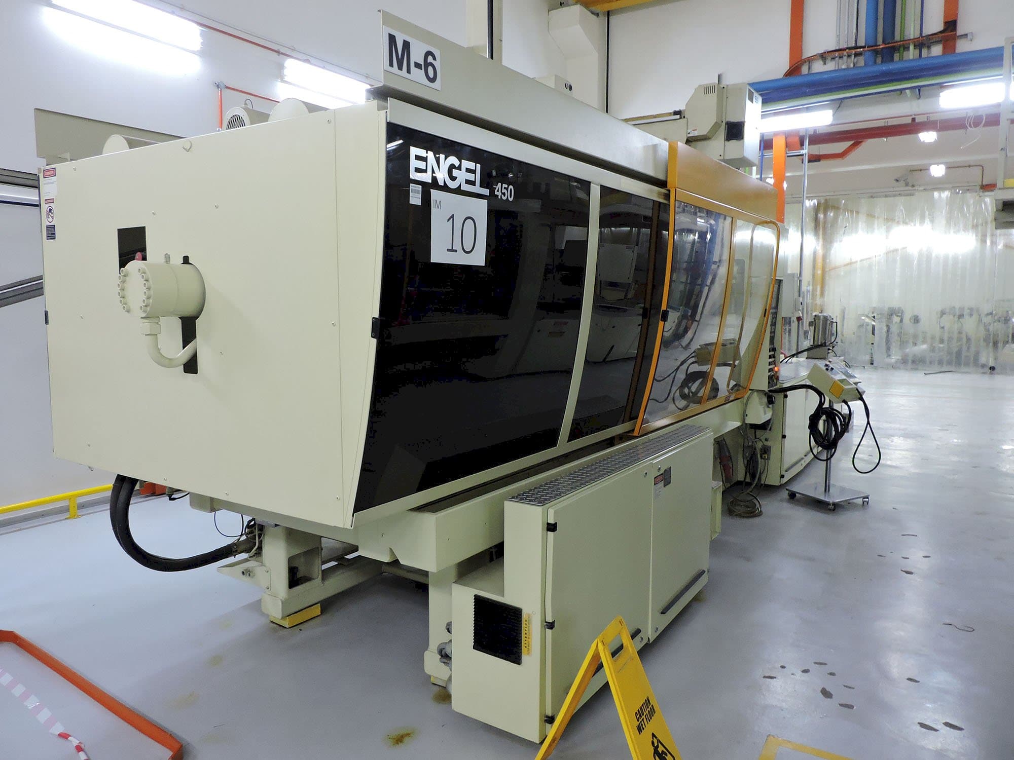 A ENGEL ES 1300/450 gép bal oldali nézete