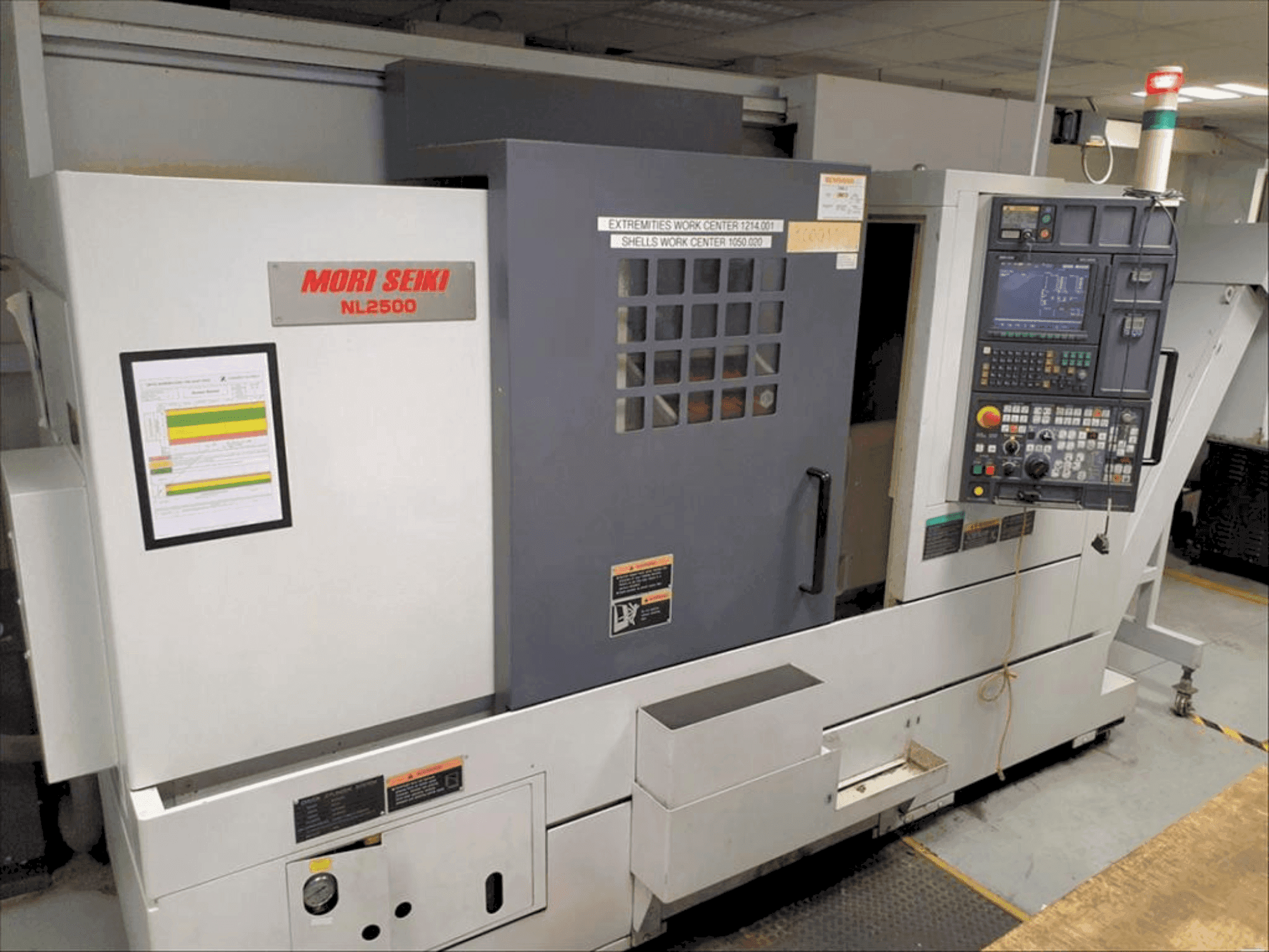 A MORI SEIKI NL2500Y gép elölnézete