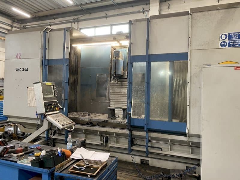 A AXA VHC 3M/2E  gép elölnézete