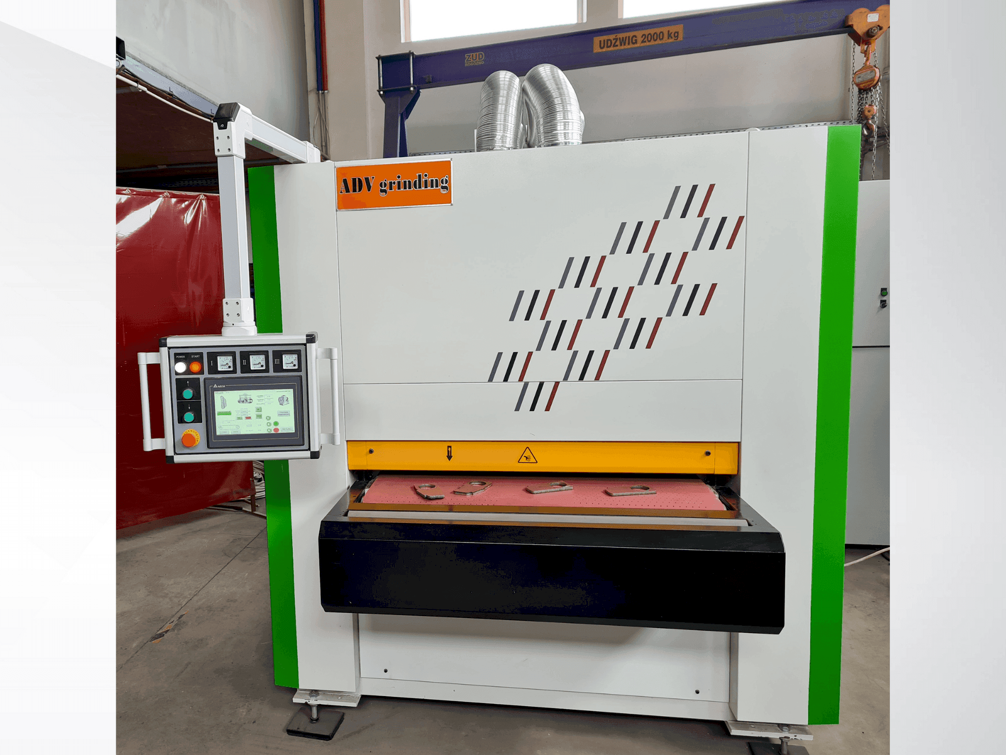 A ADV 508-RW-1100 gép elölnézete