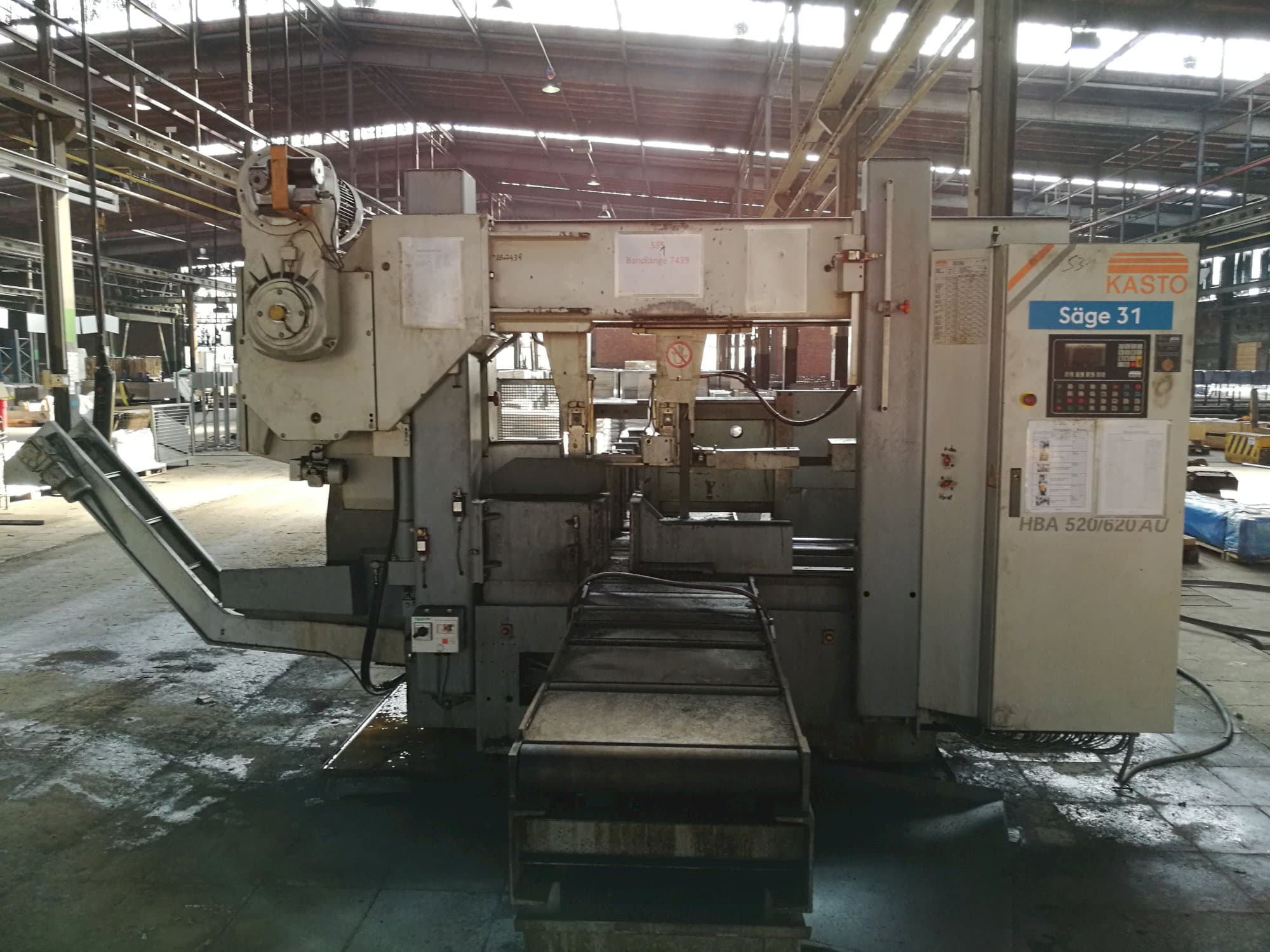 A KASTO HBA 520/620 AU  gép elölnézete