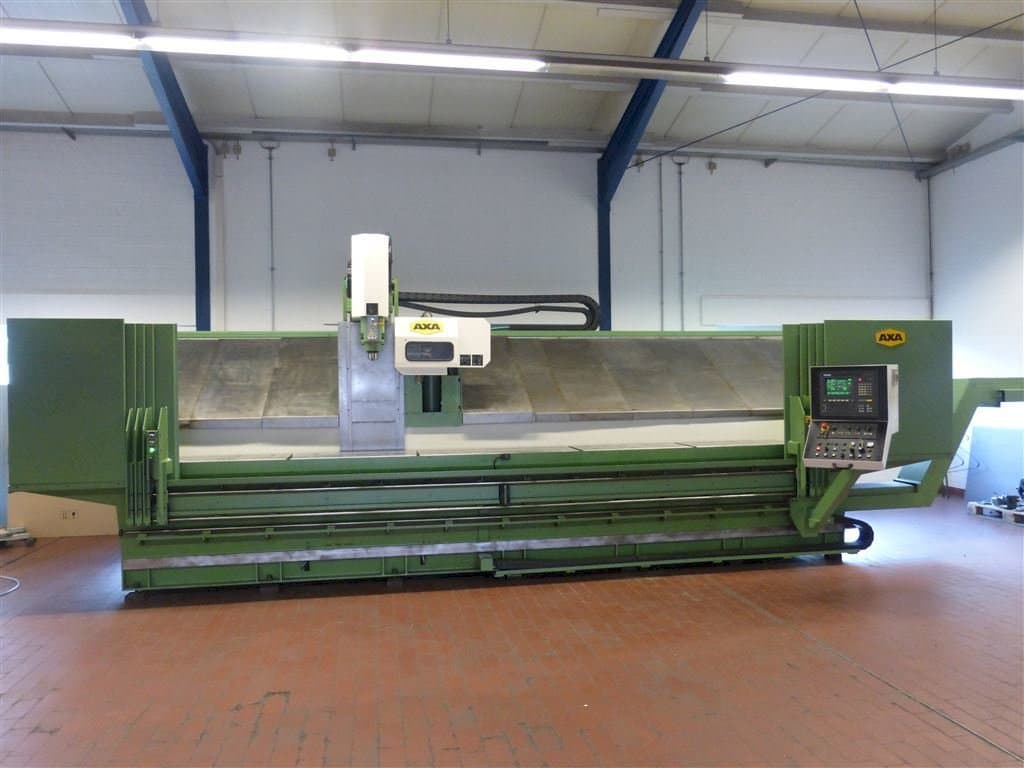 A AXA VSC 1-5000M/E gép elölnézete