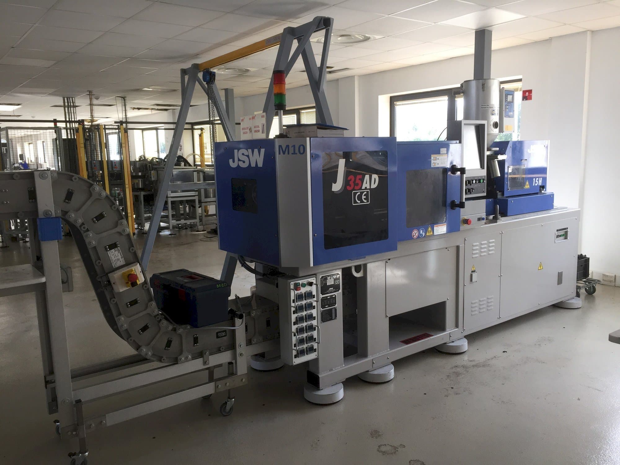 A JSW J 35 AD 15 H gép elölnézete