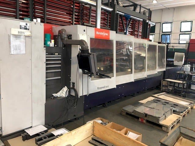 A Bystronic Byspeed 3015 gép oldalnézete