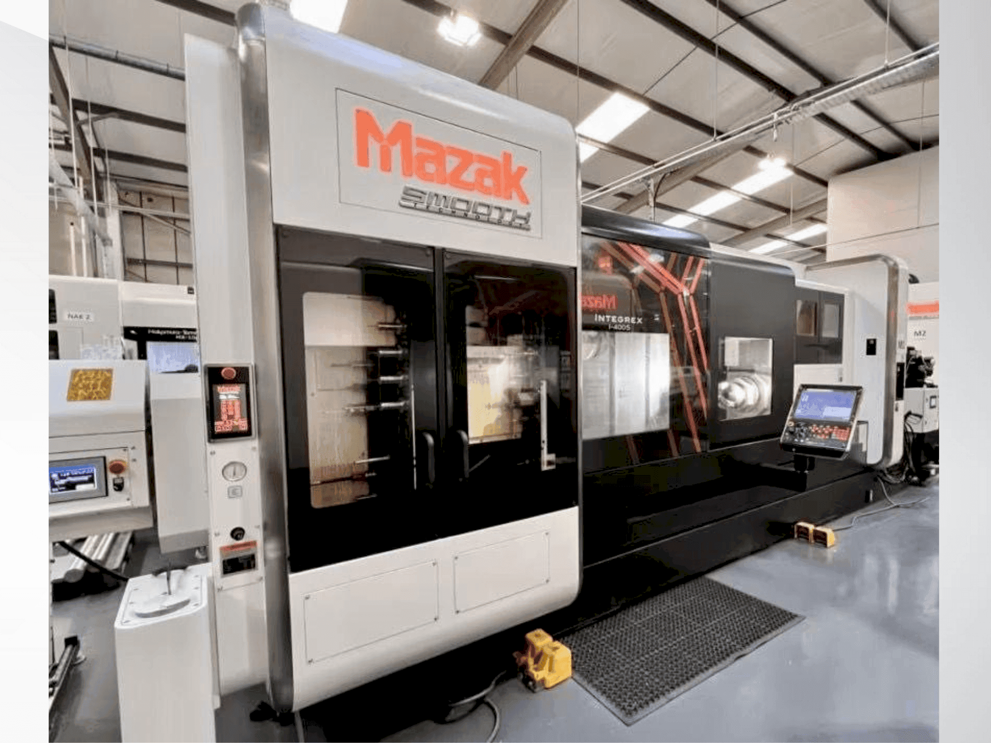 A Mazak INTEGREX i-400 S gép elölnézete