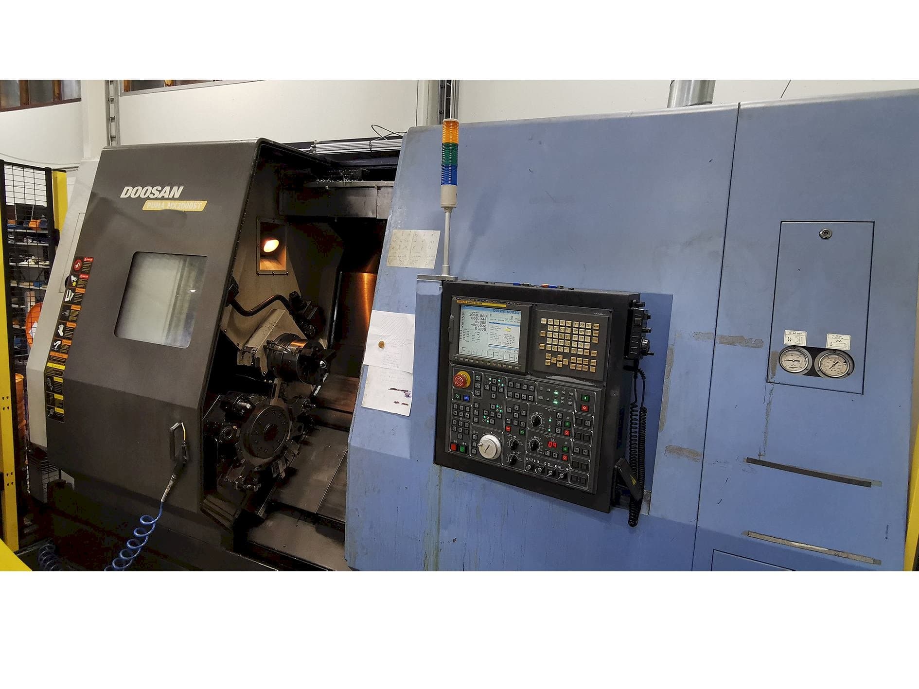 A Doosan Puma MX 2000 ST gép elölnézete