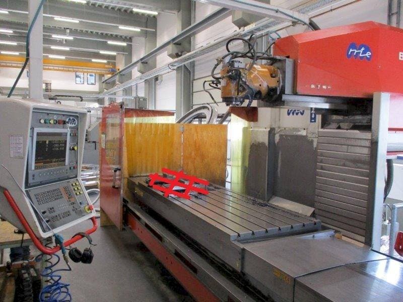 A MTE BF-2700 gép elölnézete