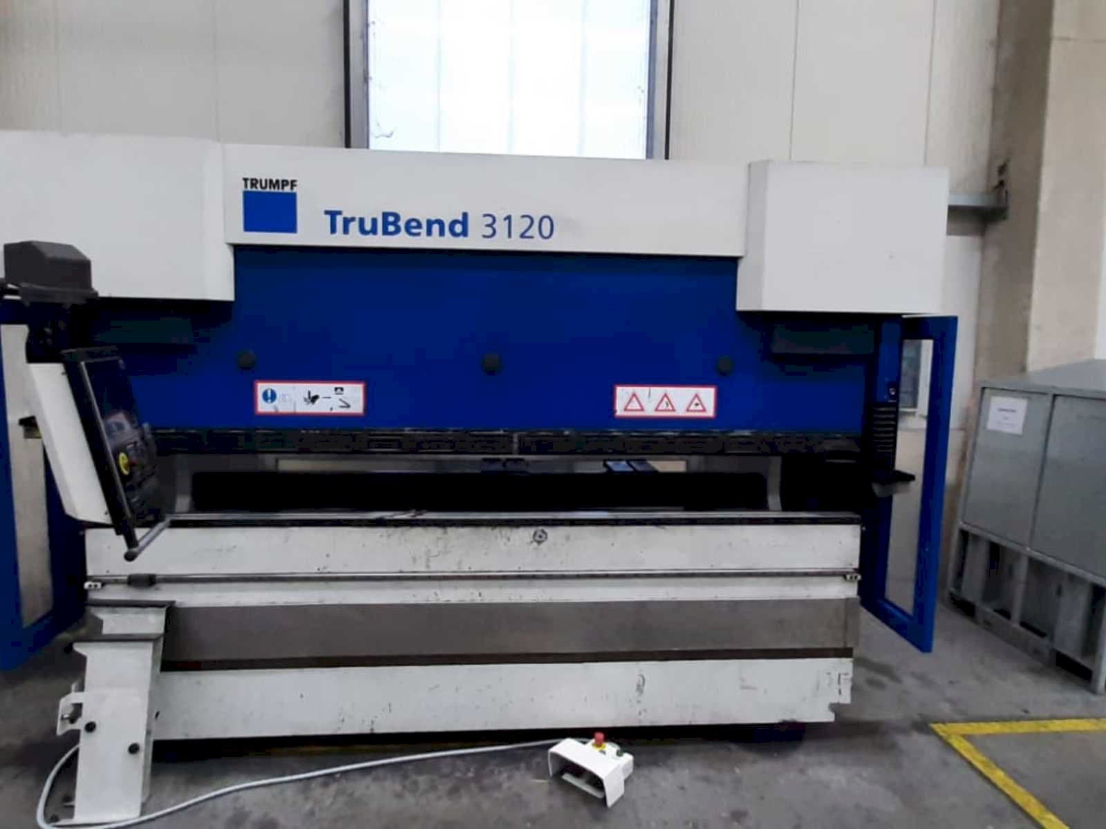 A Trumpf TruBend 3120 gép elölnézete