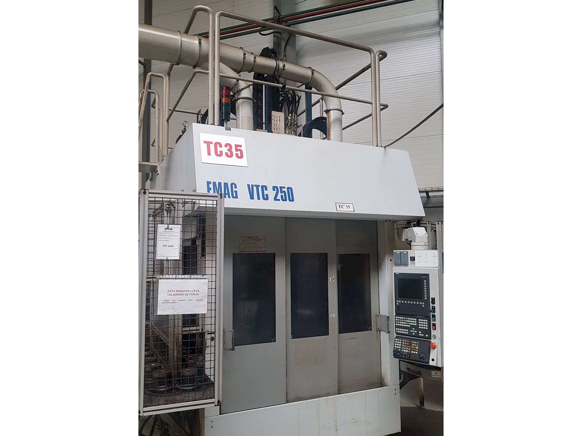 A EMAG VTC 250 gép elölnézete