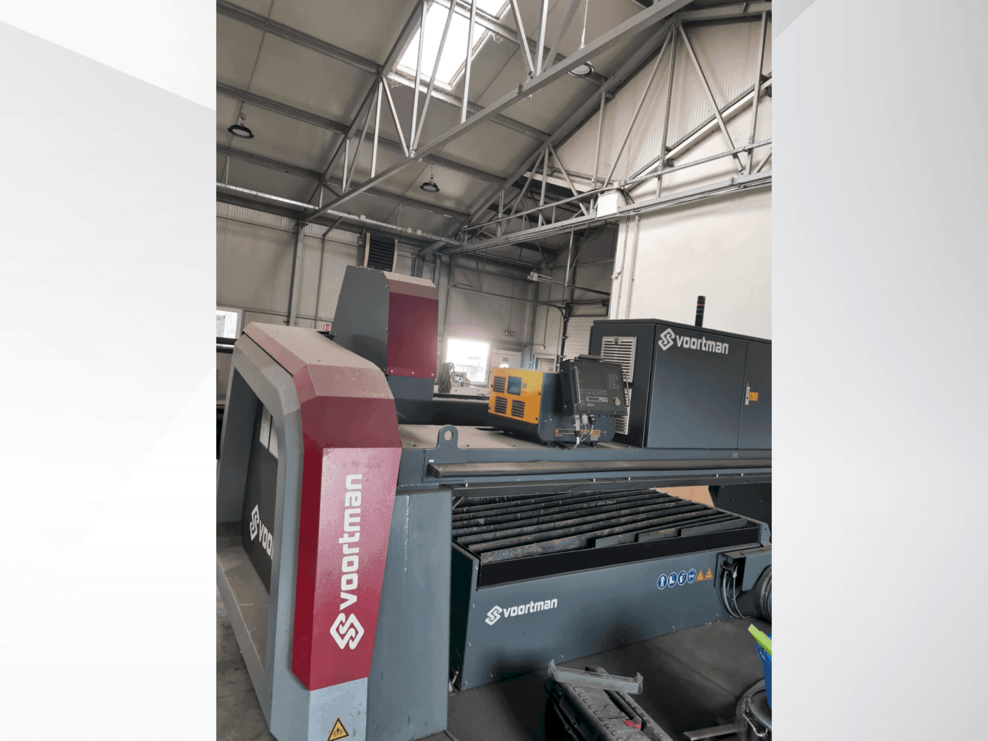 A VOORTMAN V304  gép elölnézete