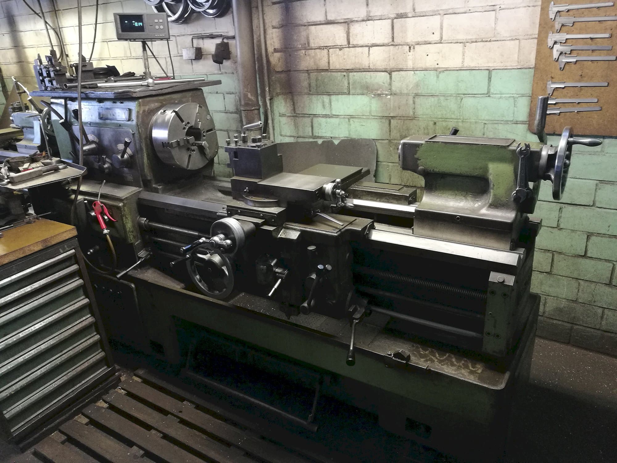 A MORI SEIKI MR 1000  gép jobb nézete