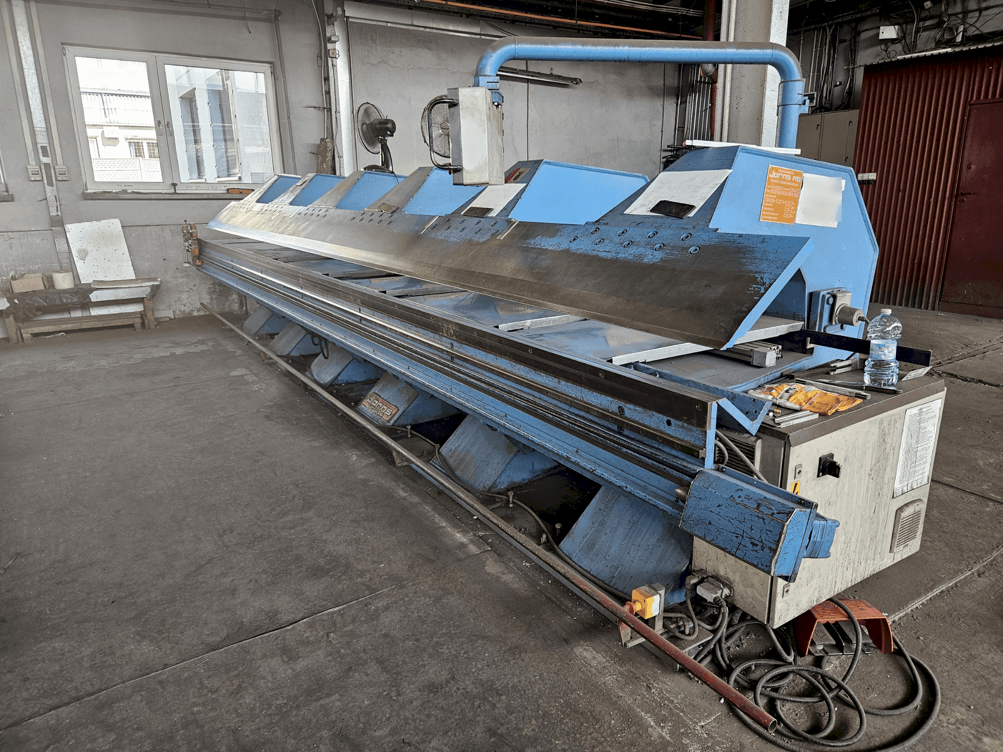 A Jorns MAXI LINE 200SW gép elölnézete