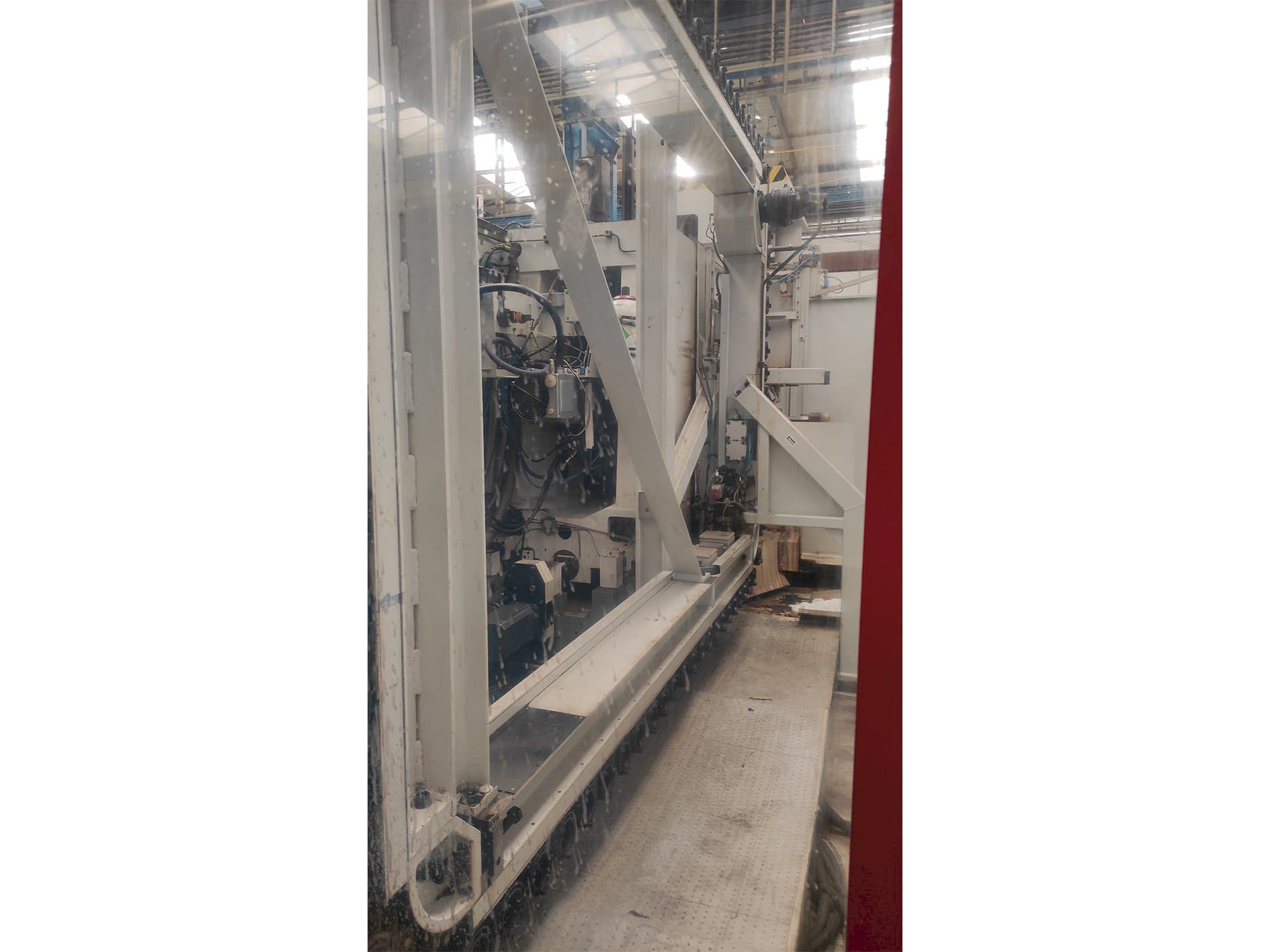 A Starrag Heckert CWK 500 gép elölnézete