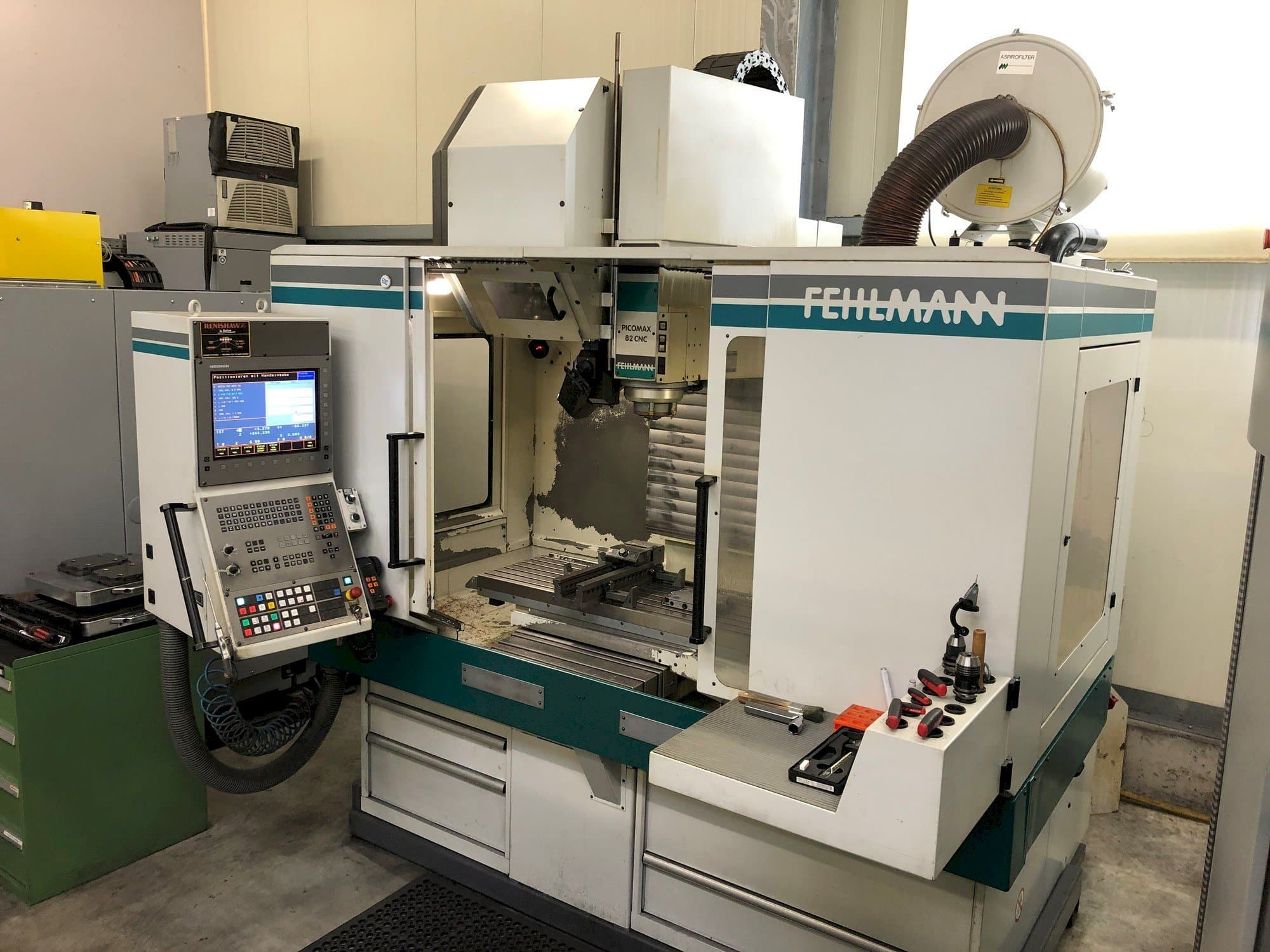 A FEHLMANN PICOMAX 82 CNC  gép elölnézete